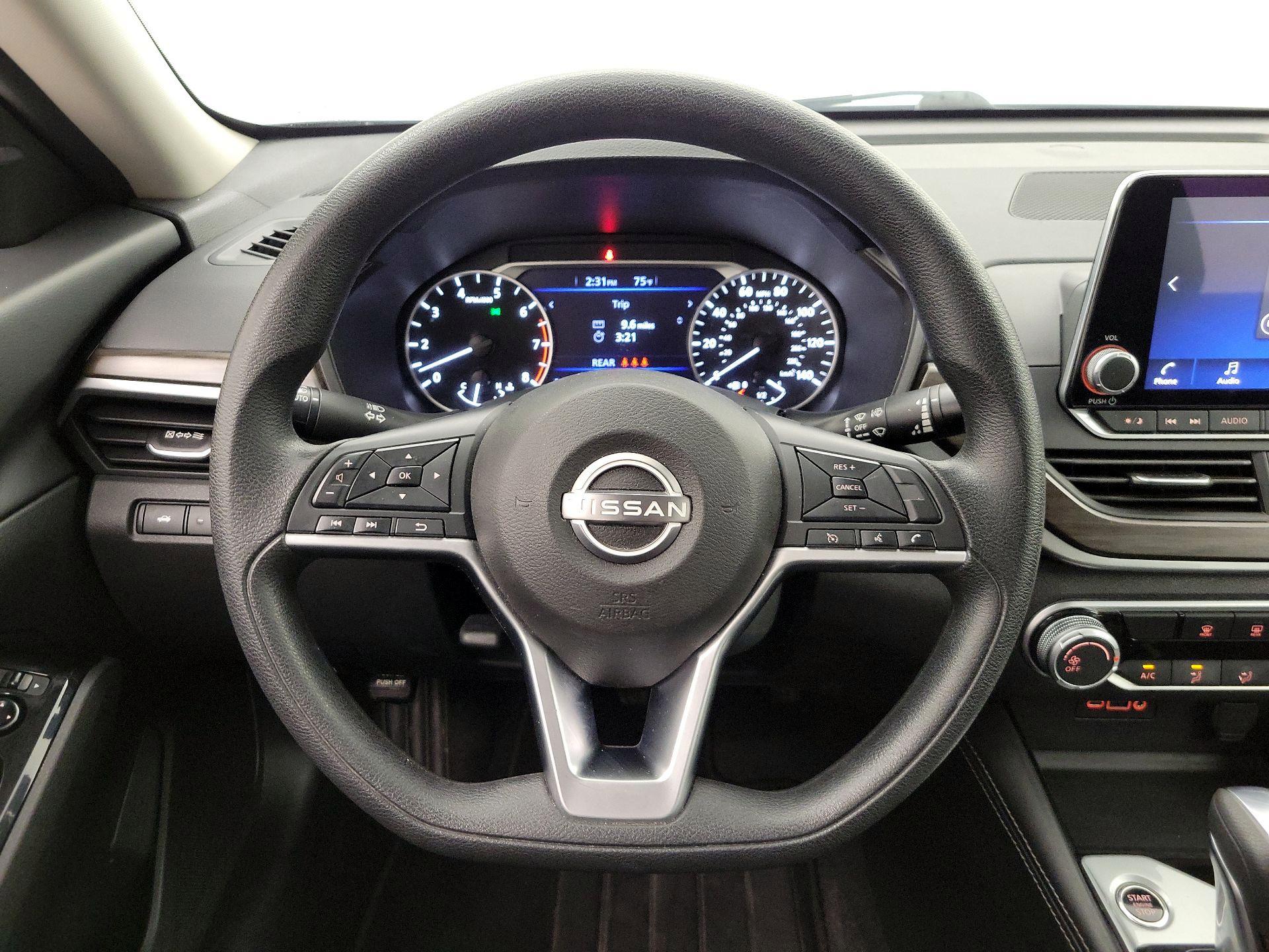 Thumbnail: 2023 Nissan Altima - 10