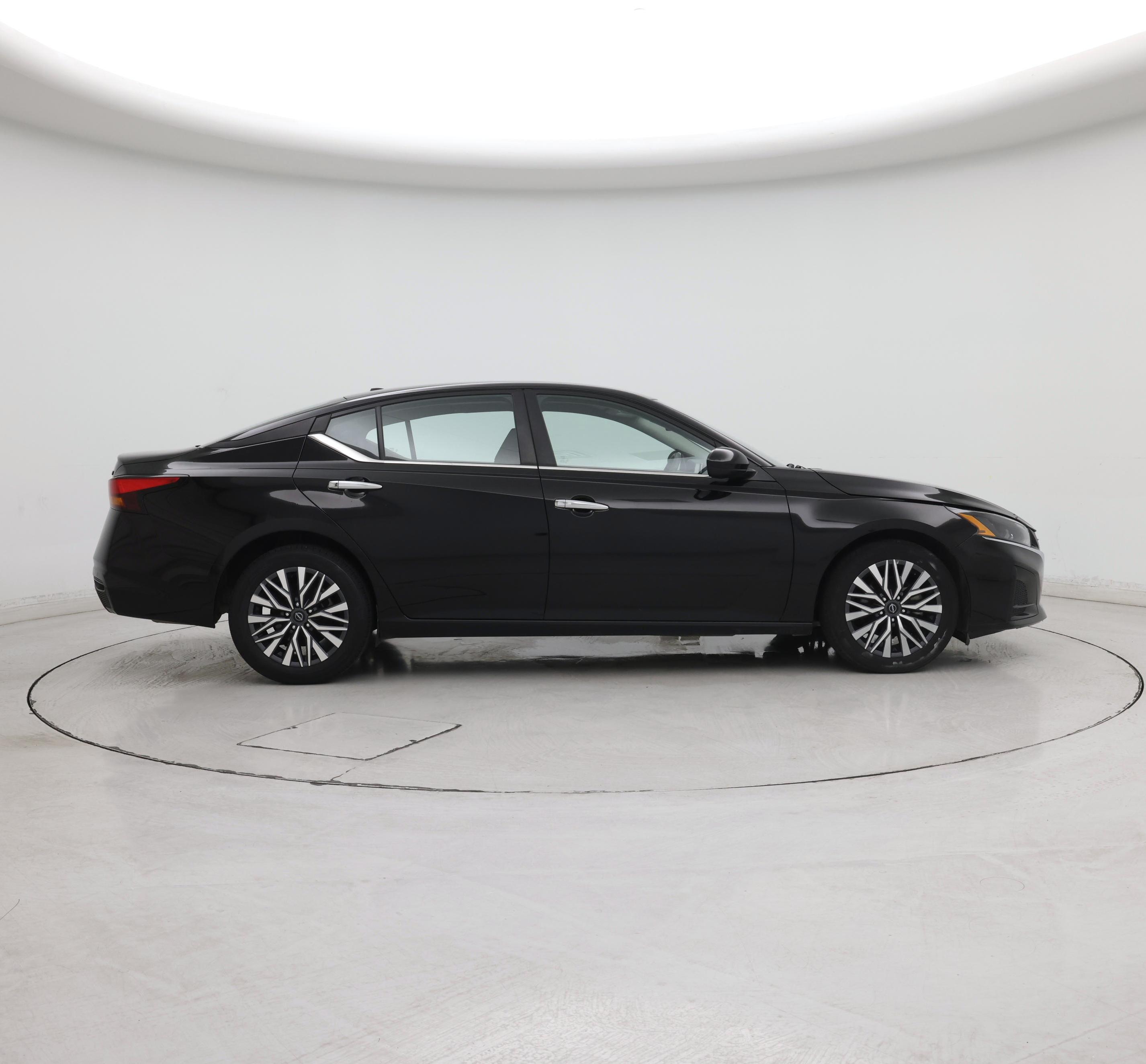 Thumbnail: 2023 Nissan Altima - 7