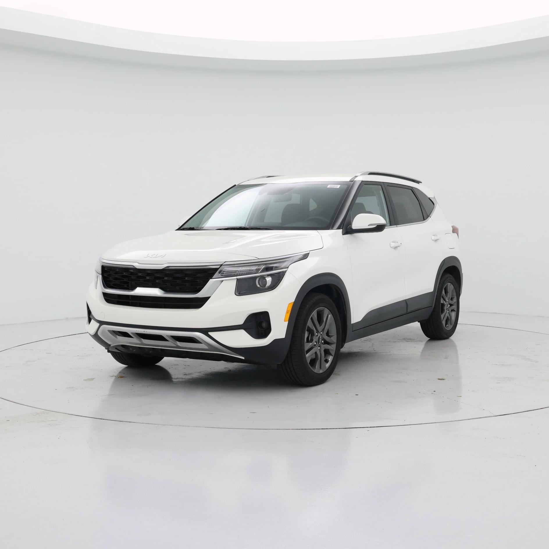 Thumbnail: 2023 Kia Seltos - 4
