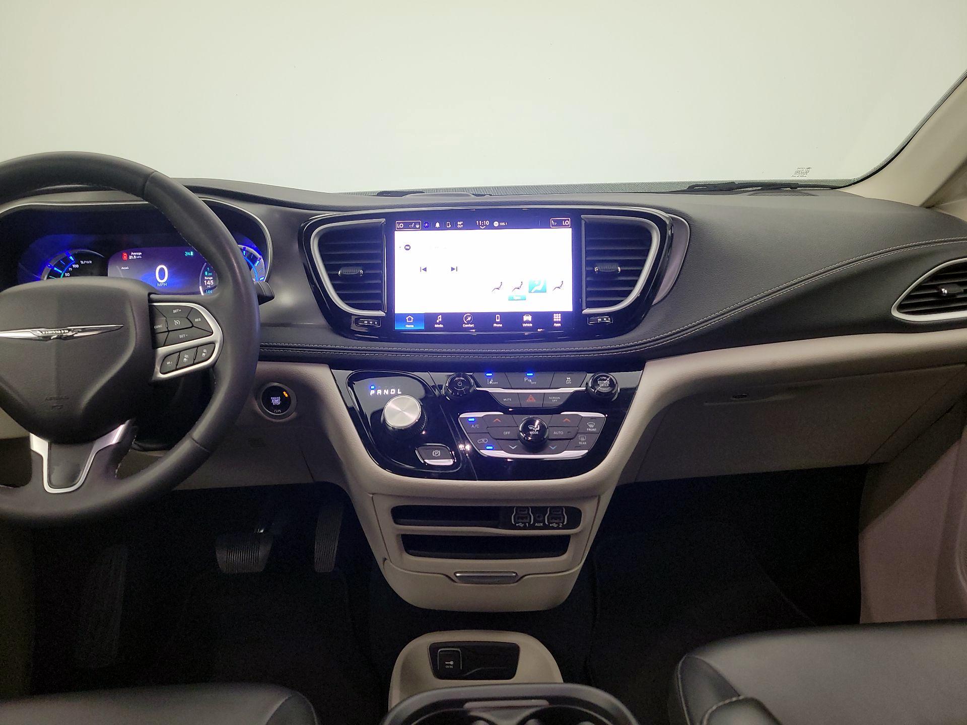 Thumbnail: 2023 Chrysler Pacifica - 9