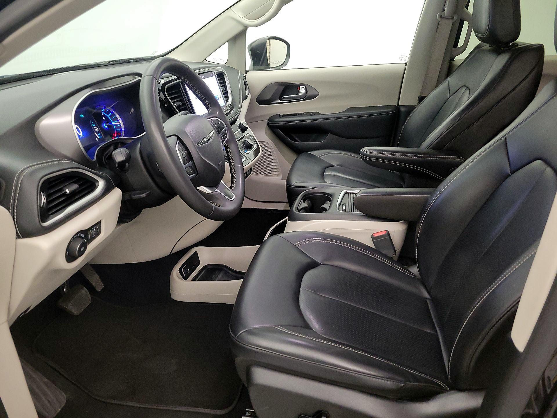 Thumbnail: 2023 Chrysler Pacifica - 11