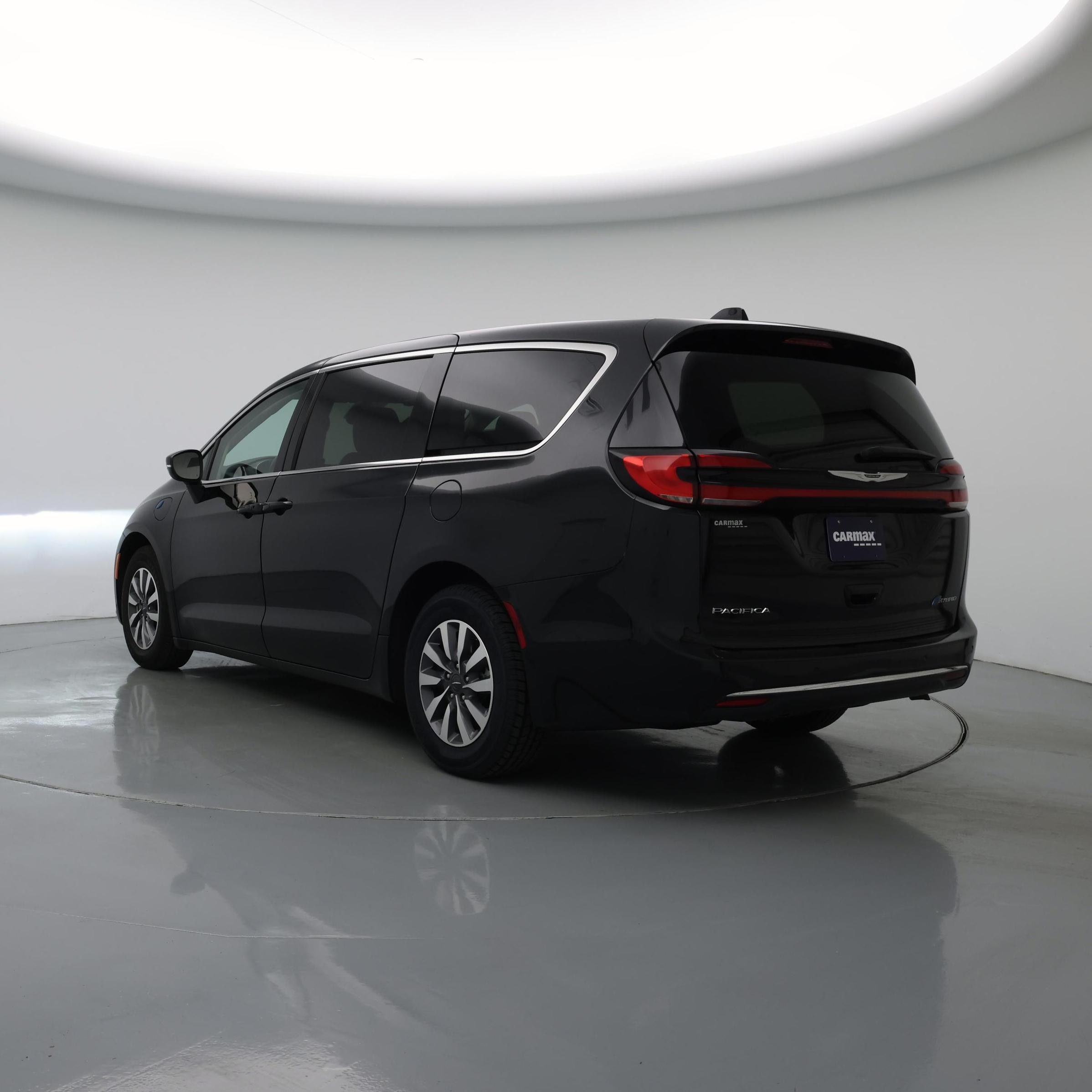 Thumbnail: 2023 Chrysler Pacifica - 2