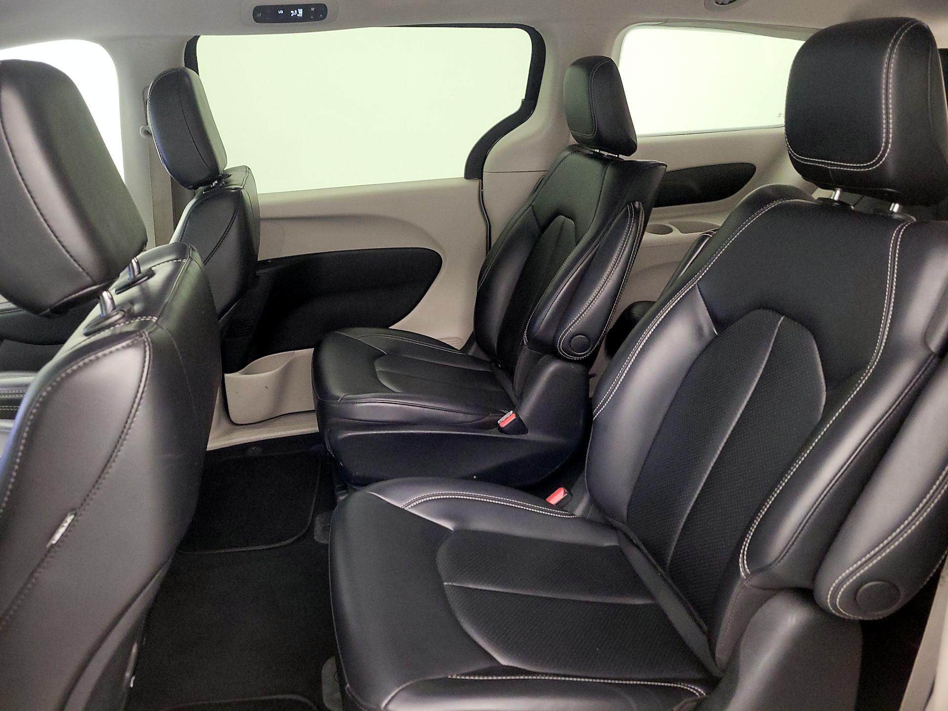 Thumbnail: 2023 Chrysler Pacifica - 19