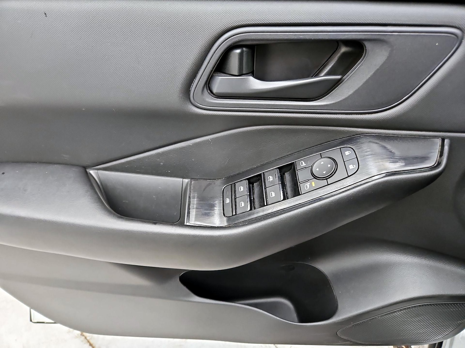 2024 Nissan Rogue S - Photo 13