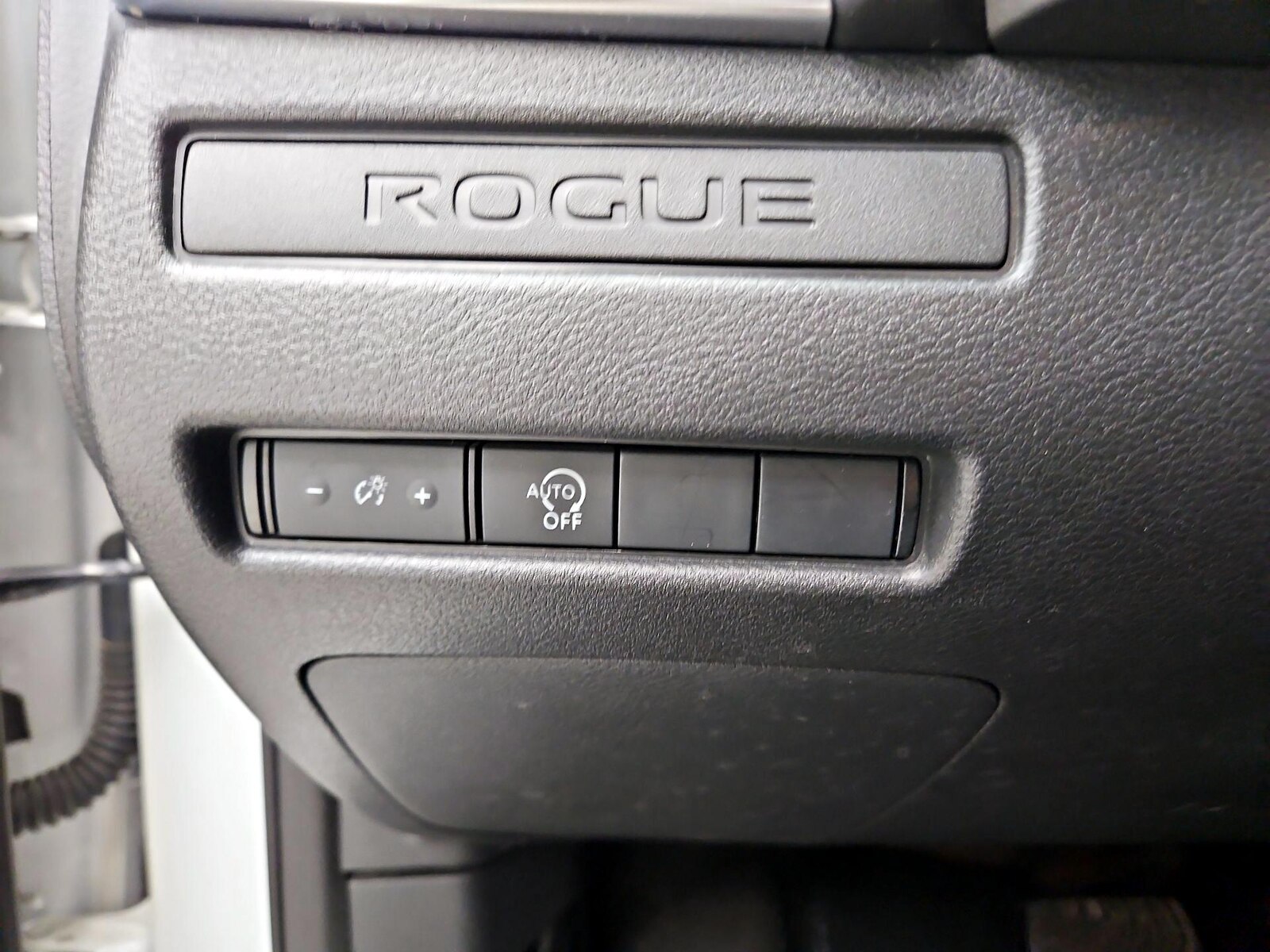 2024 Nissan Rogue S - Photo 14