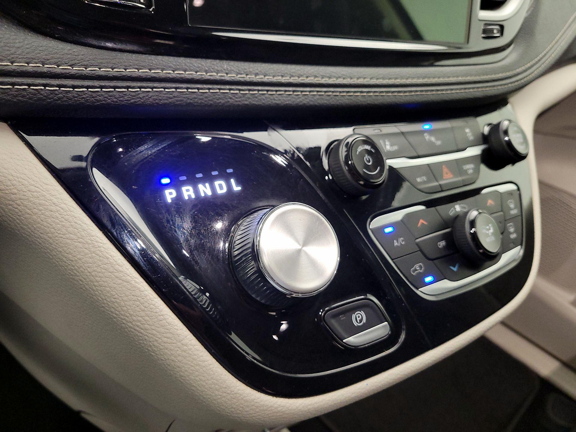 Thumbnail: 2024 Chrysler Pacifica - 18