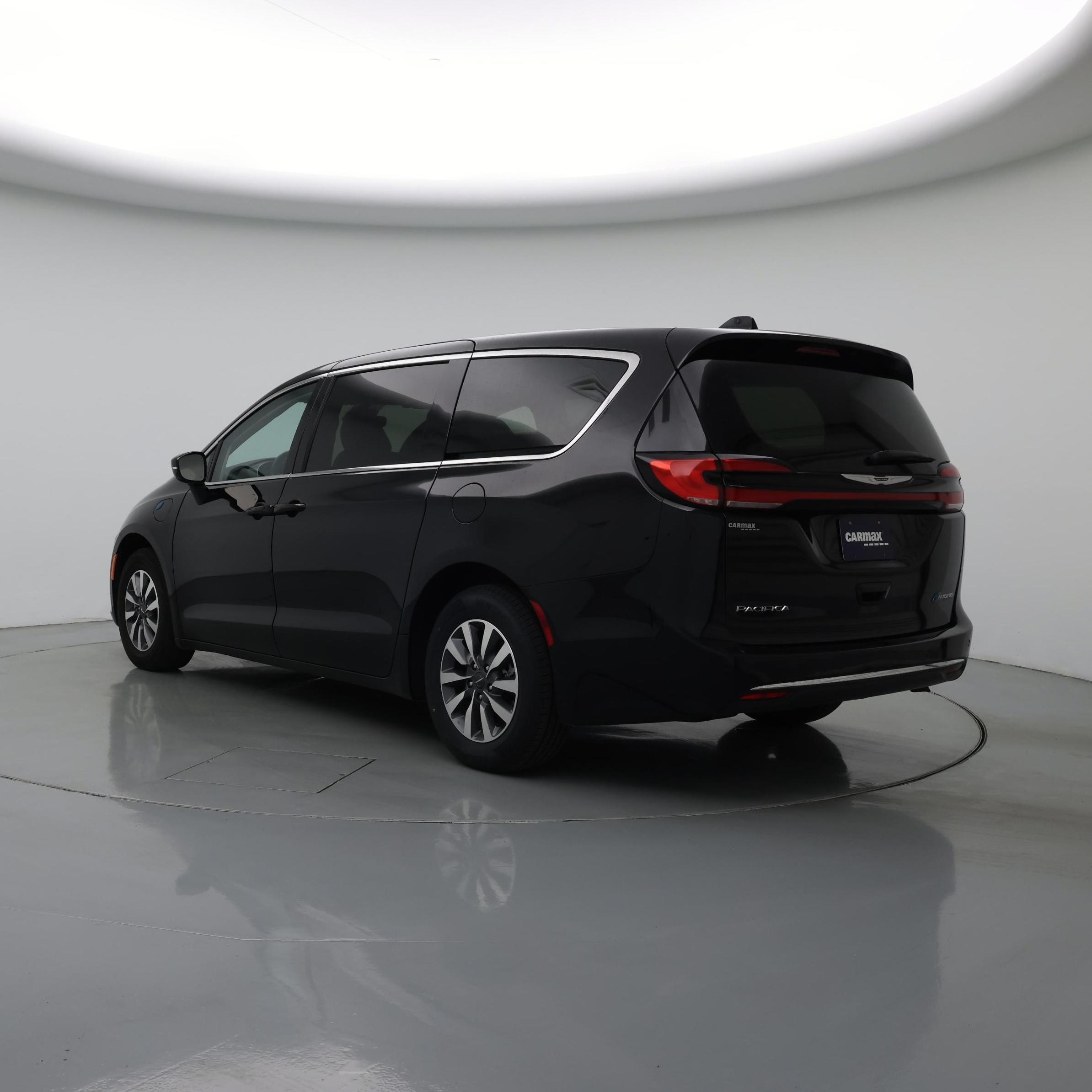 Thumbnail: 2024 Chrysler Pacifica - 2