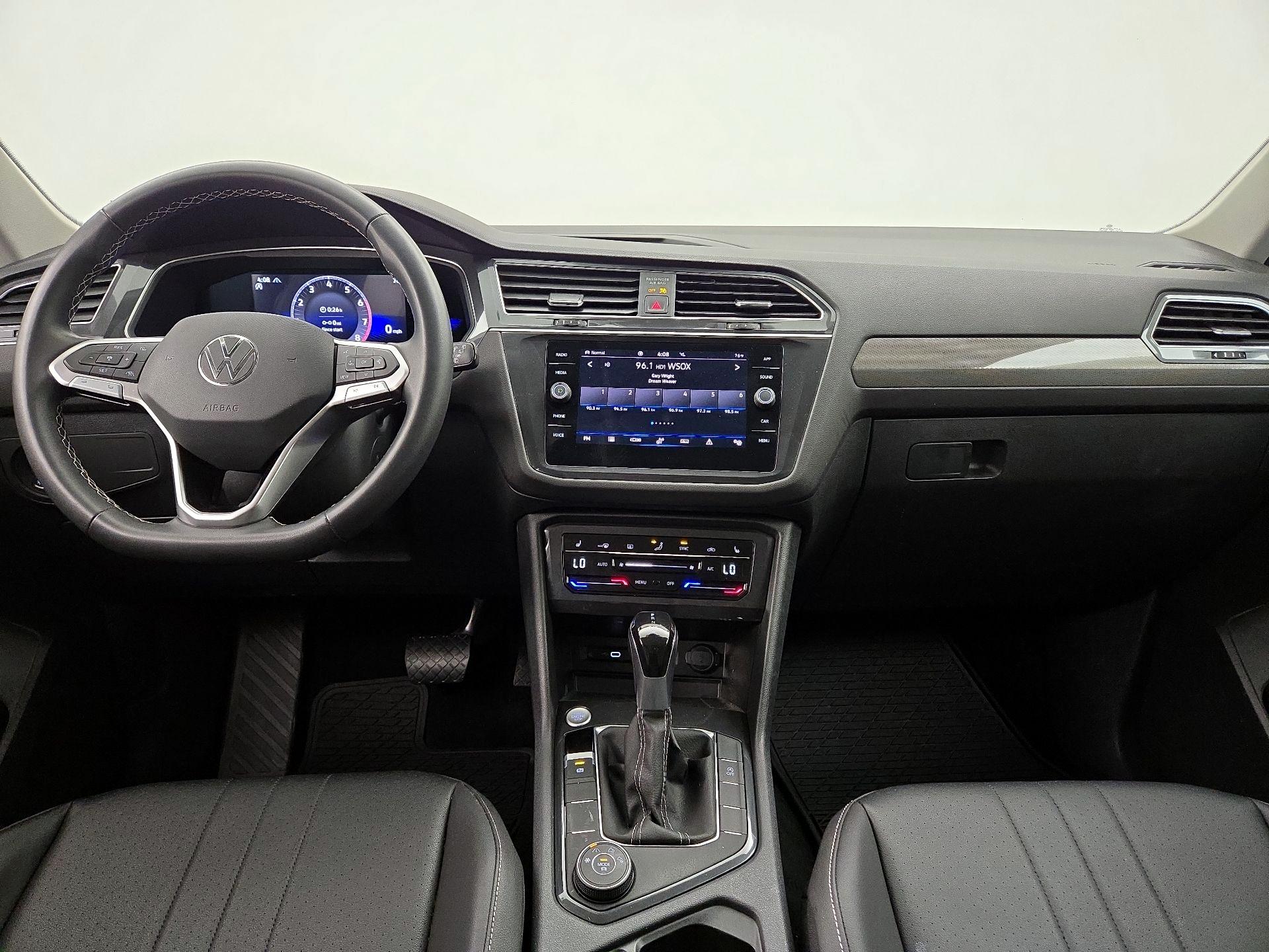 Thumbnail: 2022 Volkswagen Tiguan - 9