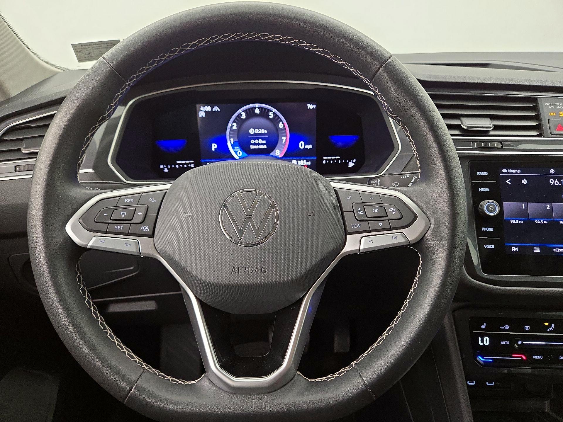 Thumbnail: 2022 Volkswagen Tiguan - 10