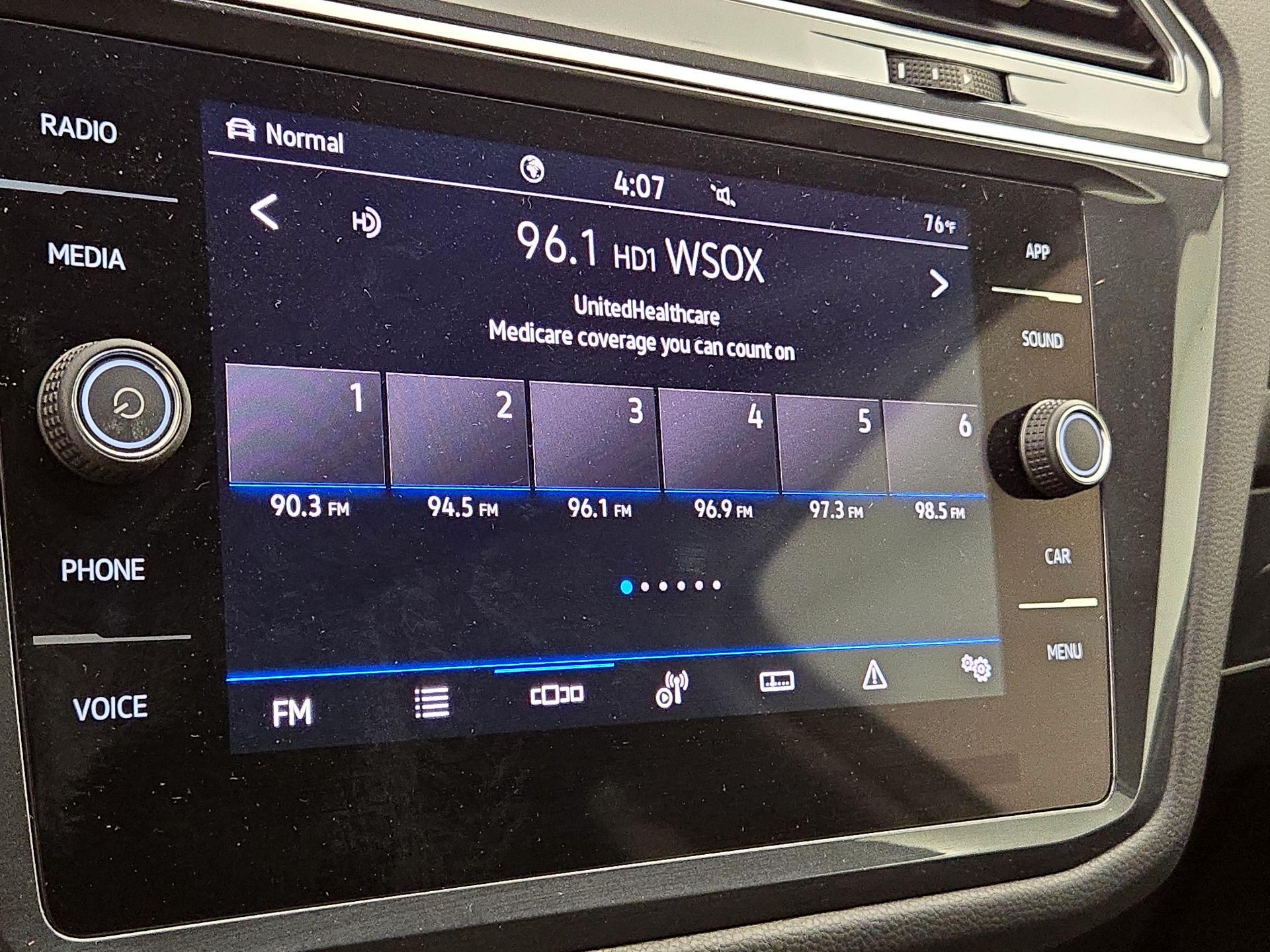 Thumbnail: 2022 Volkswagen Tiguan - 14