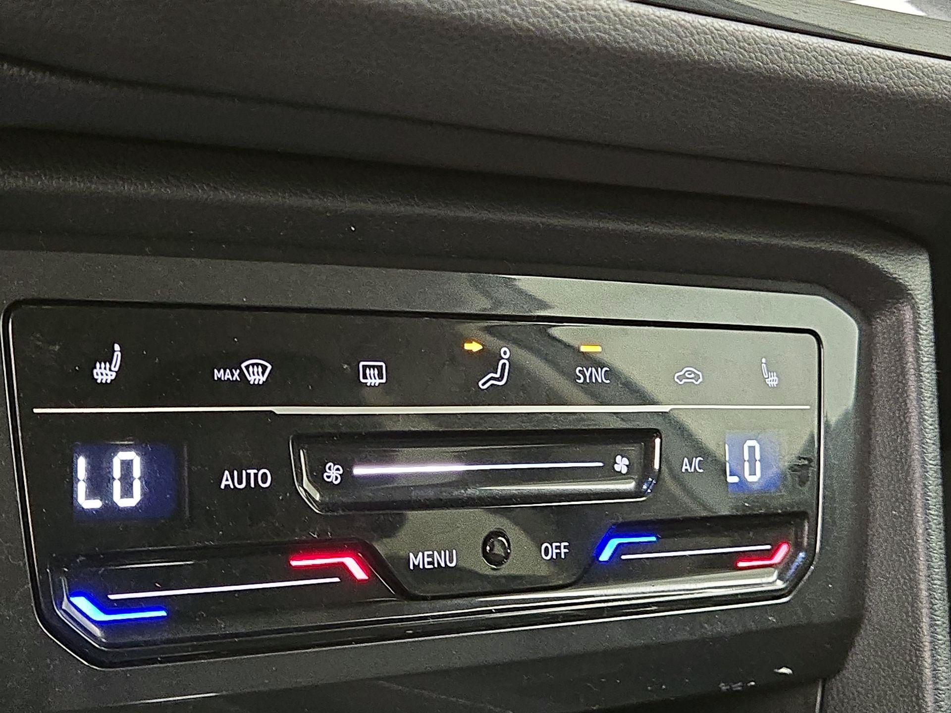 Thumbnail: 2022 Volkswagen Tiguan - 15