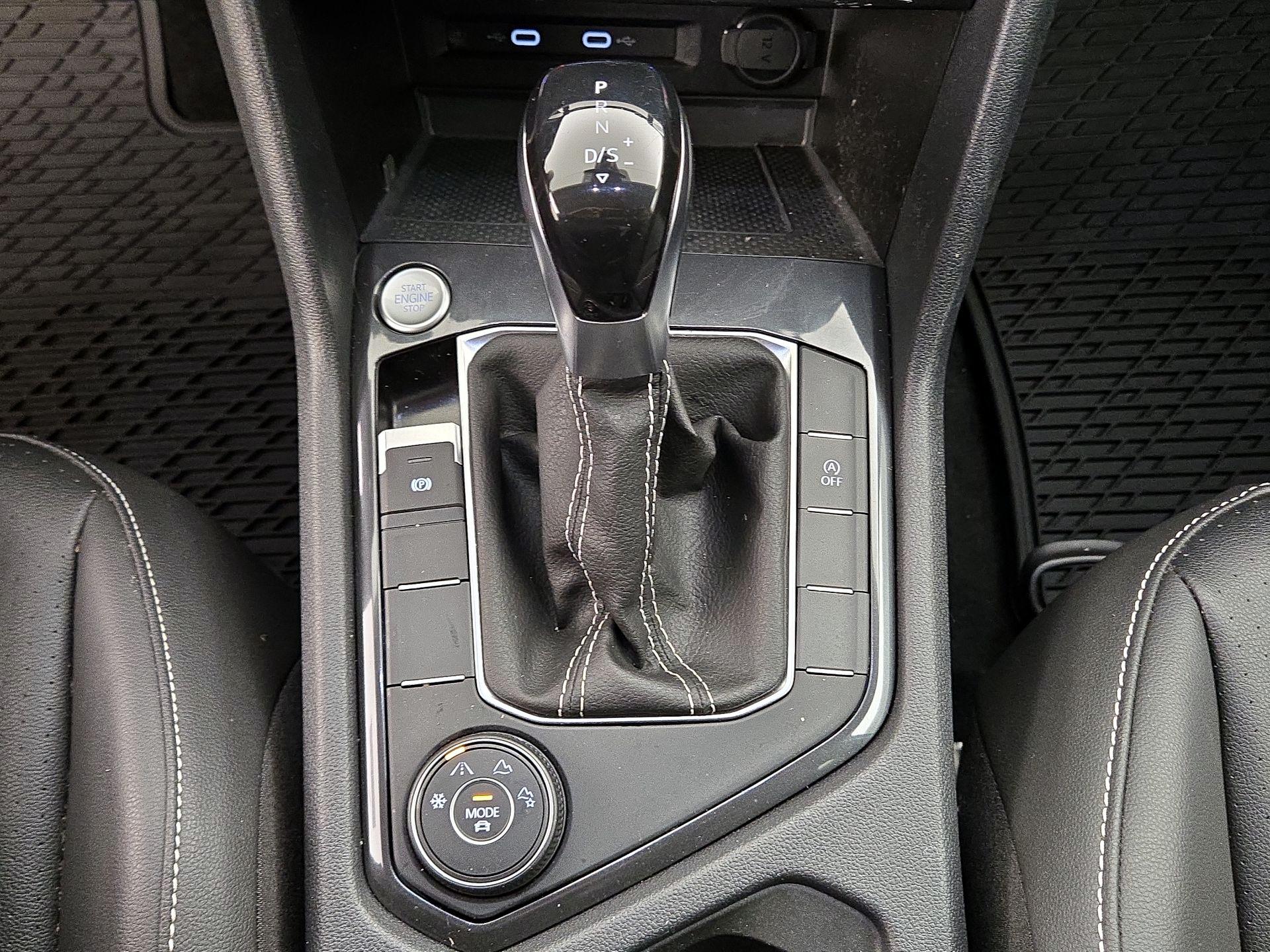 Thumbnail: 2022 Volkswagen Tiguan - 16