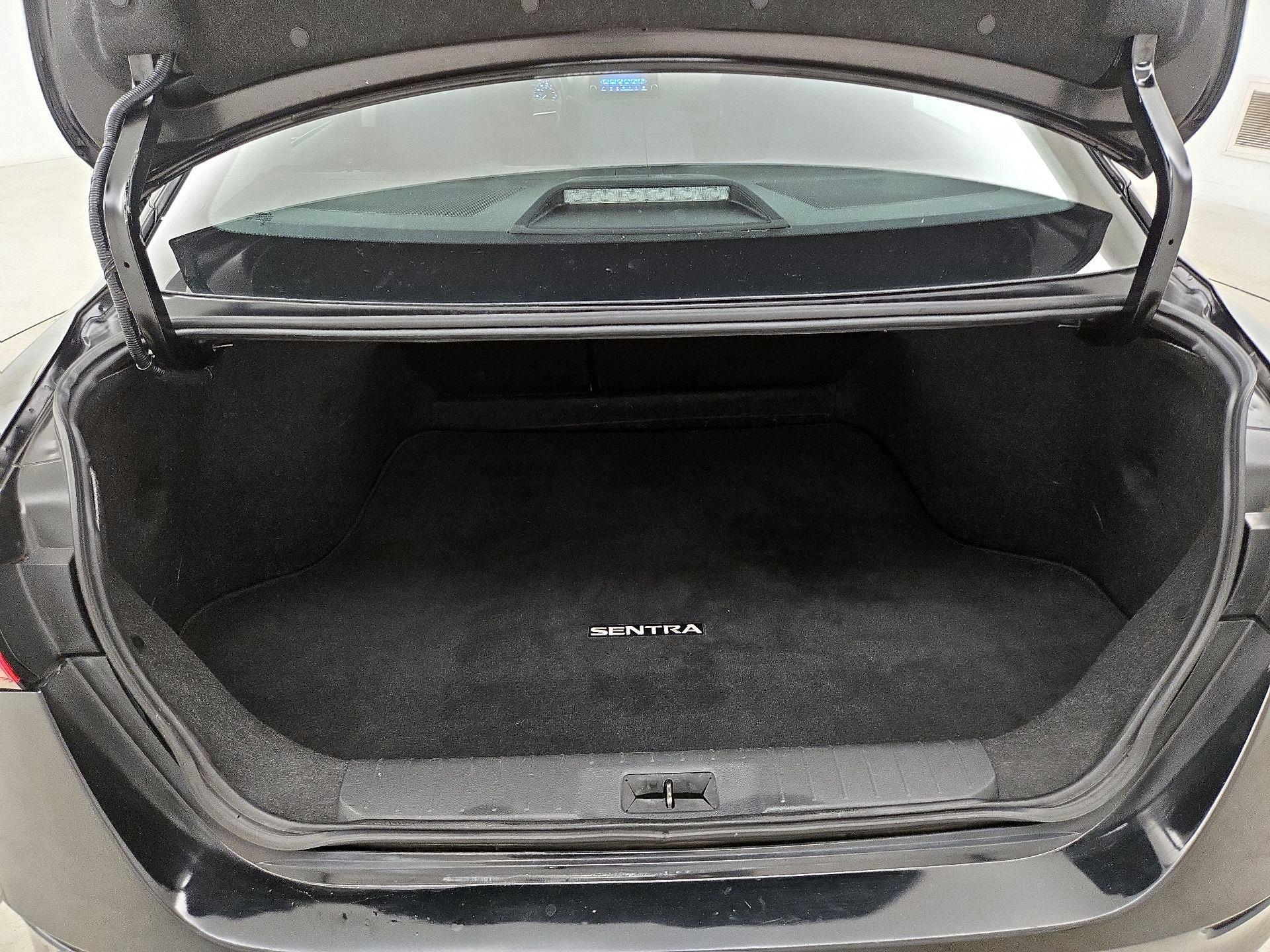 Thumbnail: 2023 Nissan Sentra - 20