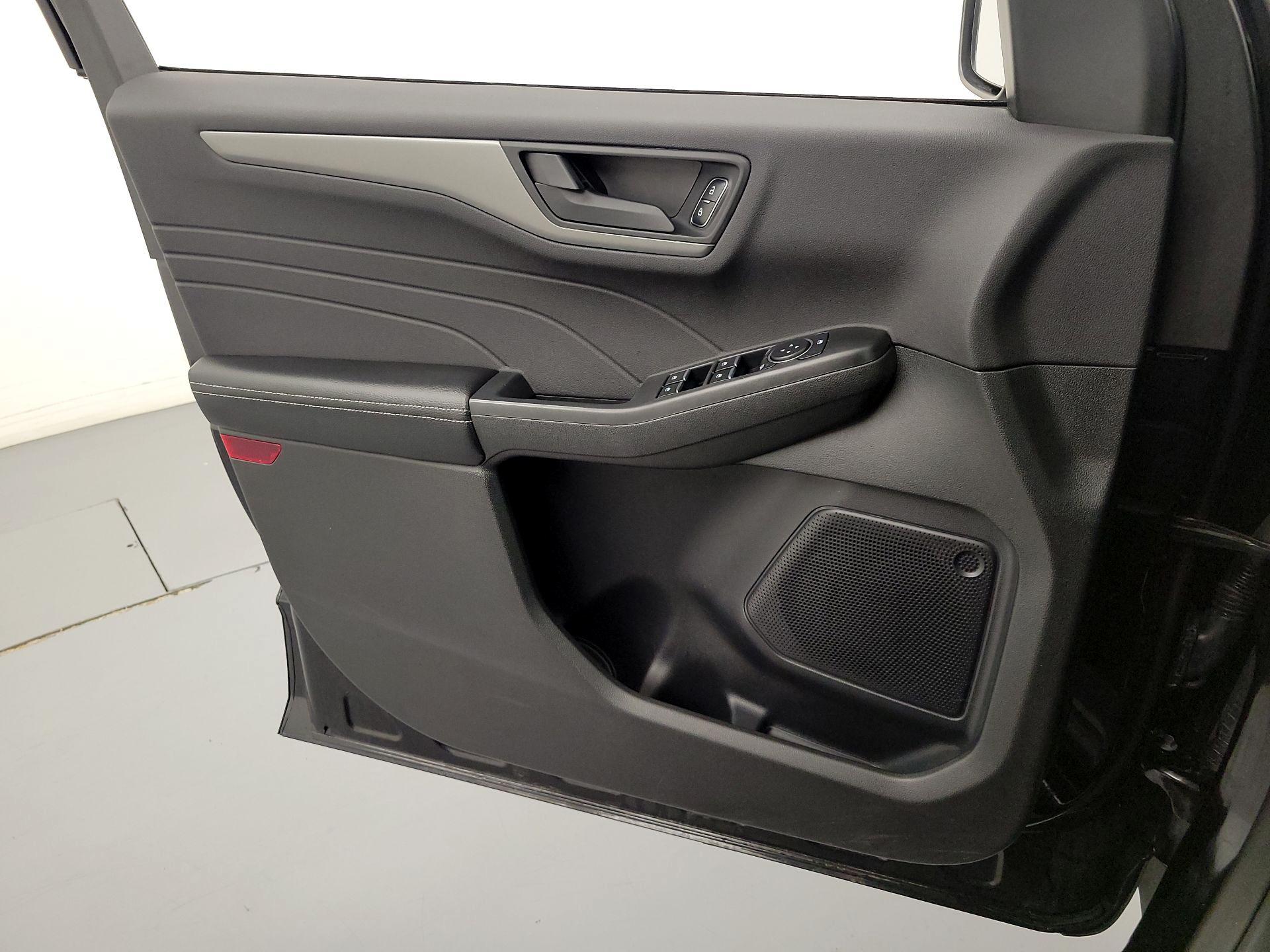 Thumbnail: 2023 Ford Escape - 12