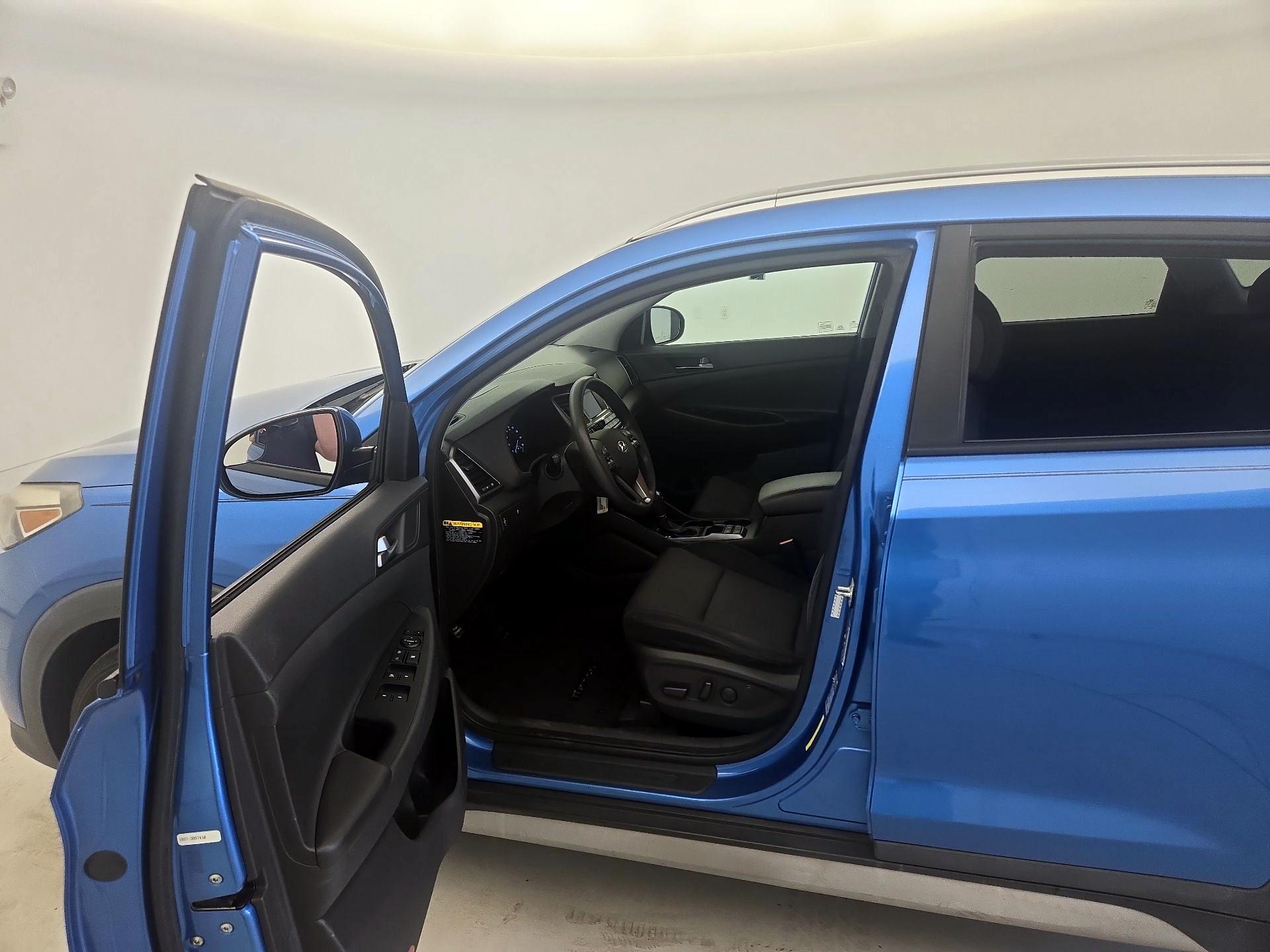 Thumbnail: 2017 Hyundai Tucson - 9