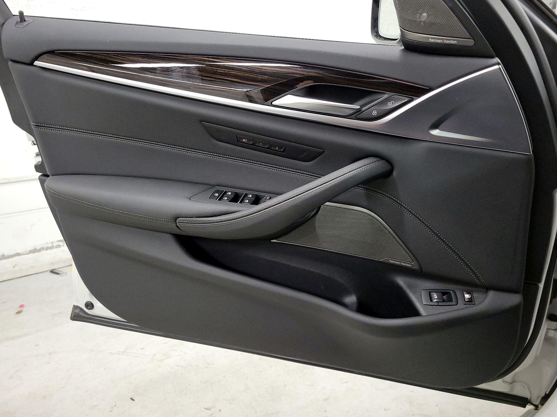 Thumbnail: 2023 BMW 5 Series - 12