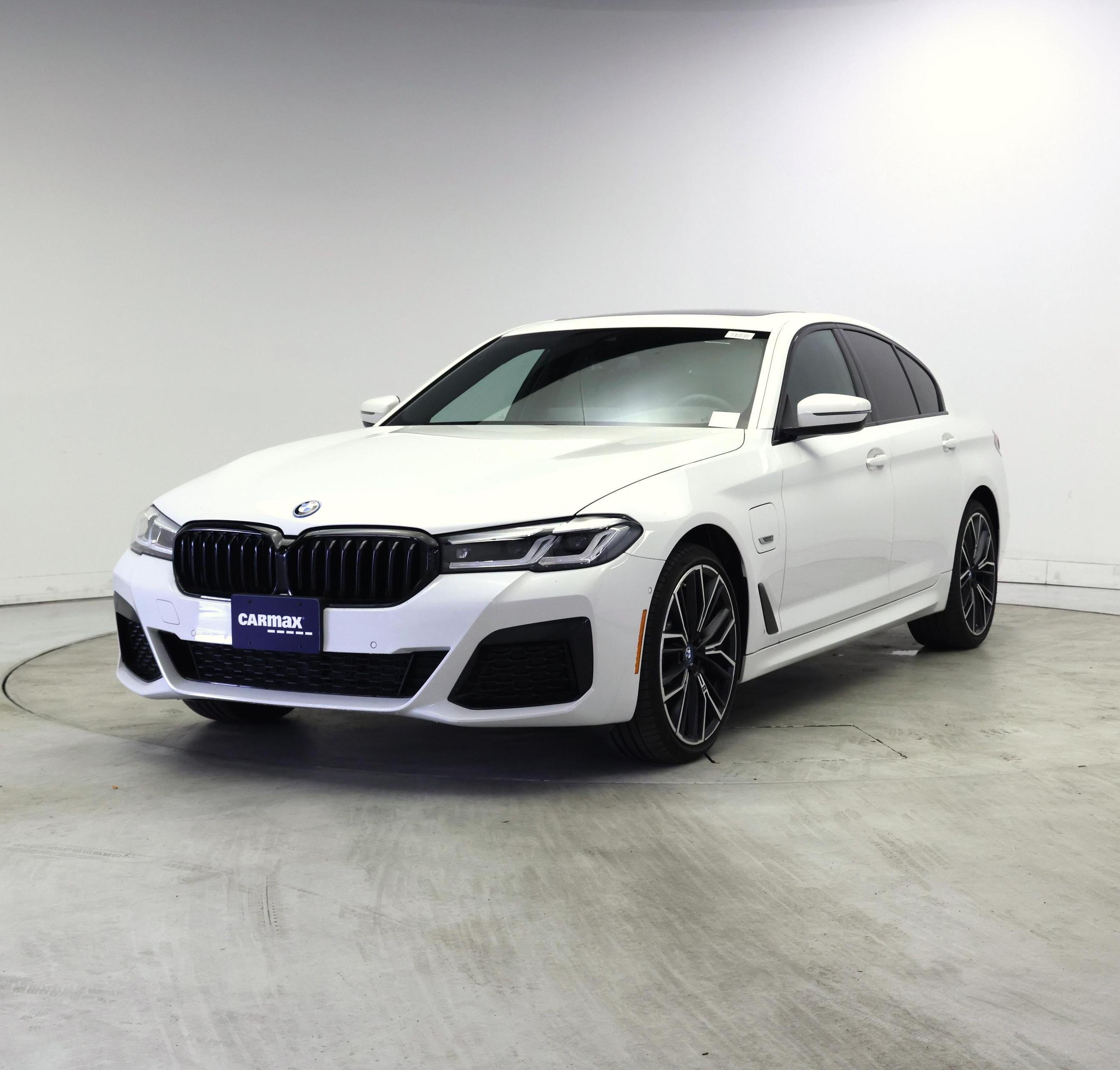 Thumbnail: 2023 BMW 5 Series - 4