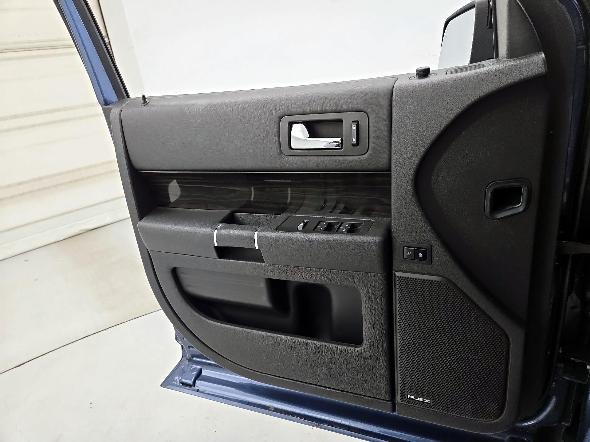 Thumbnail: 2018 Ford Flex - 12