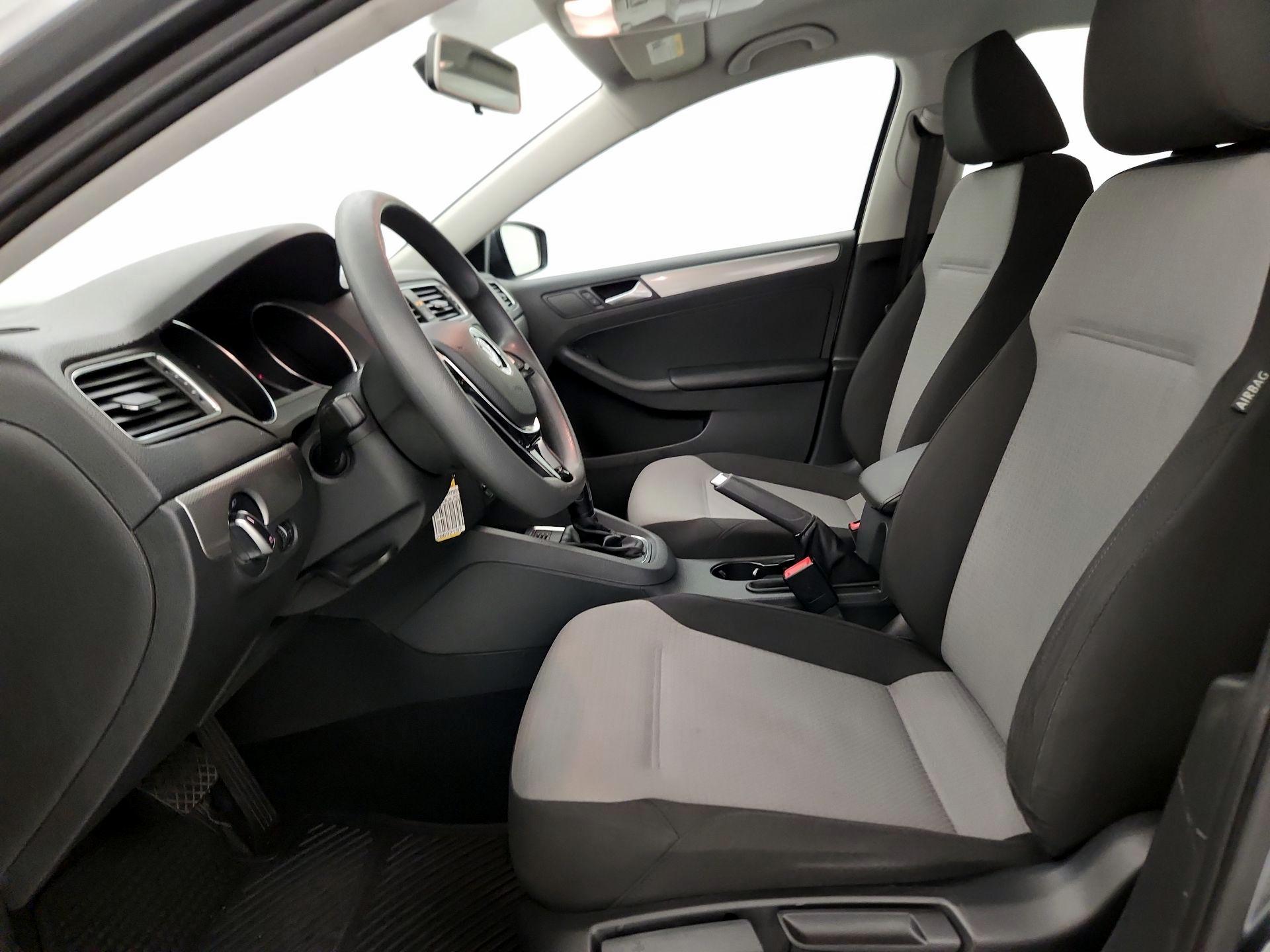 Thumbnail: 2018 Volkswagen Jetta - 11