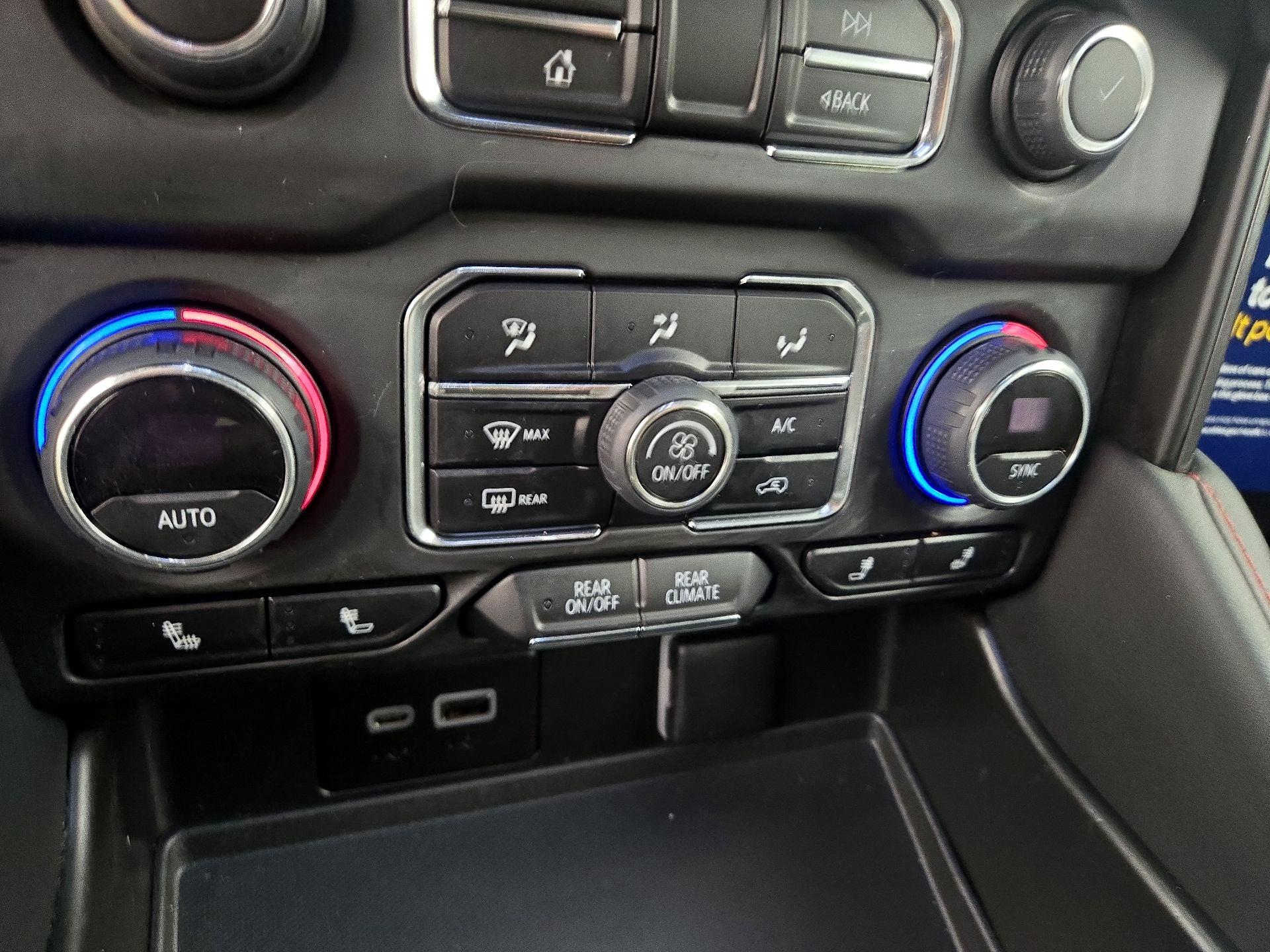 Thumbnail: 2024 Chevrolet Suburban - 17