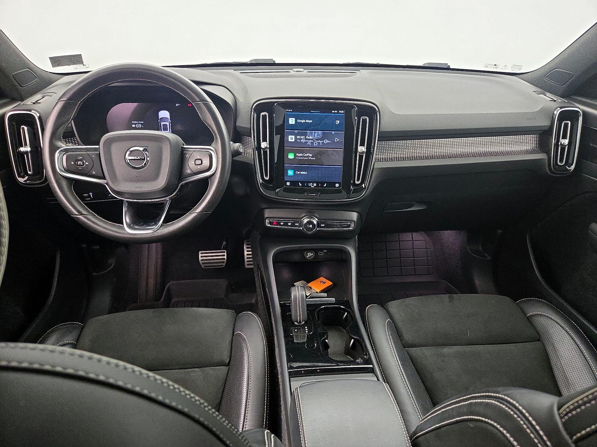 Thumbnail: 2021 Volvo XC40 - 9