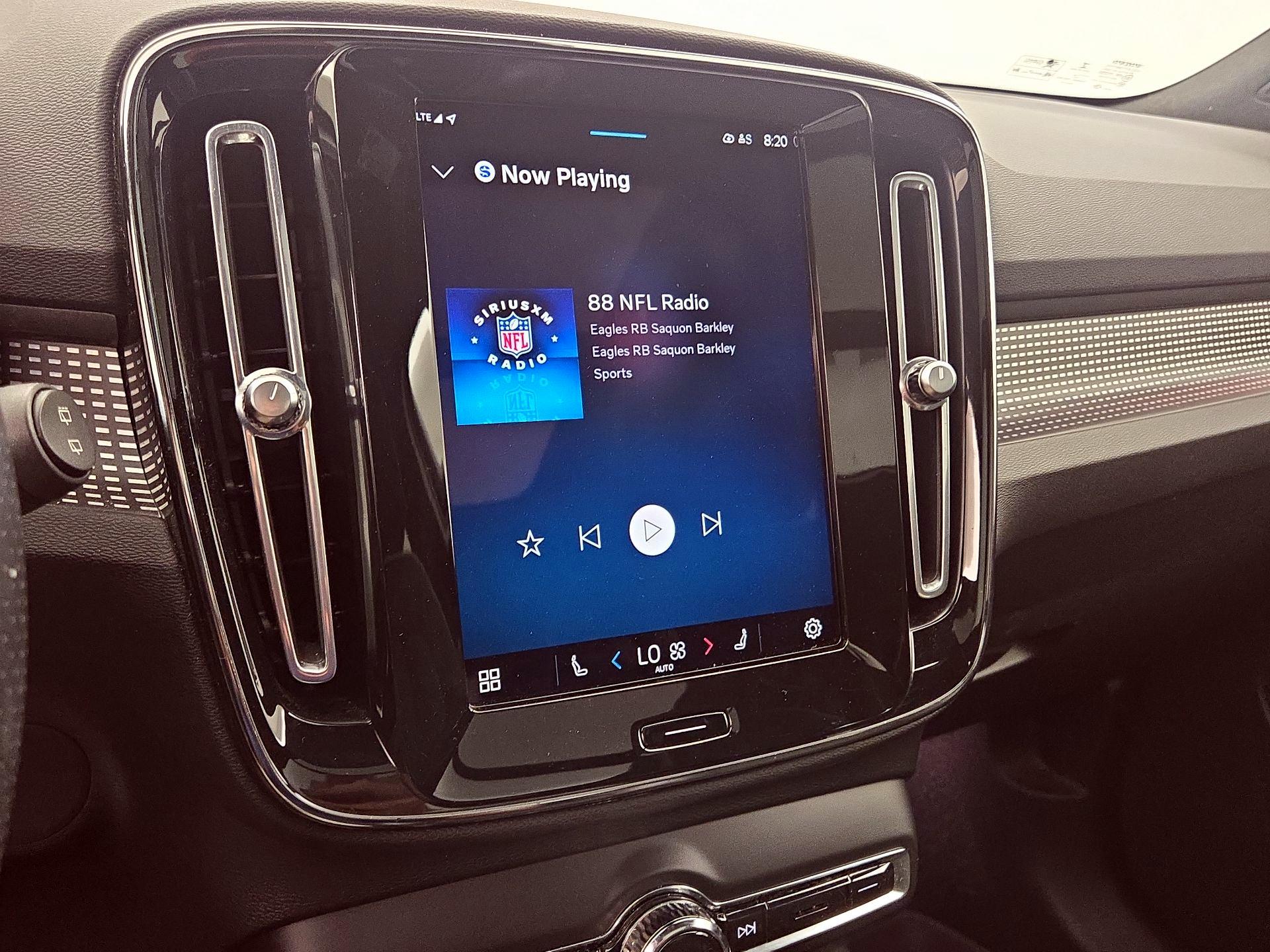 Thumbnail: 2021 Volvo XC40 - 16