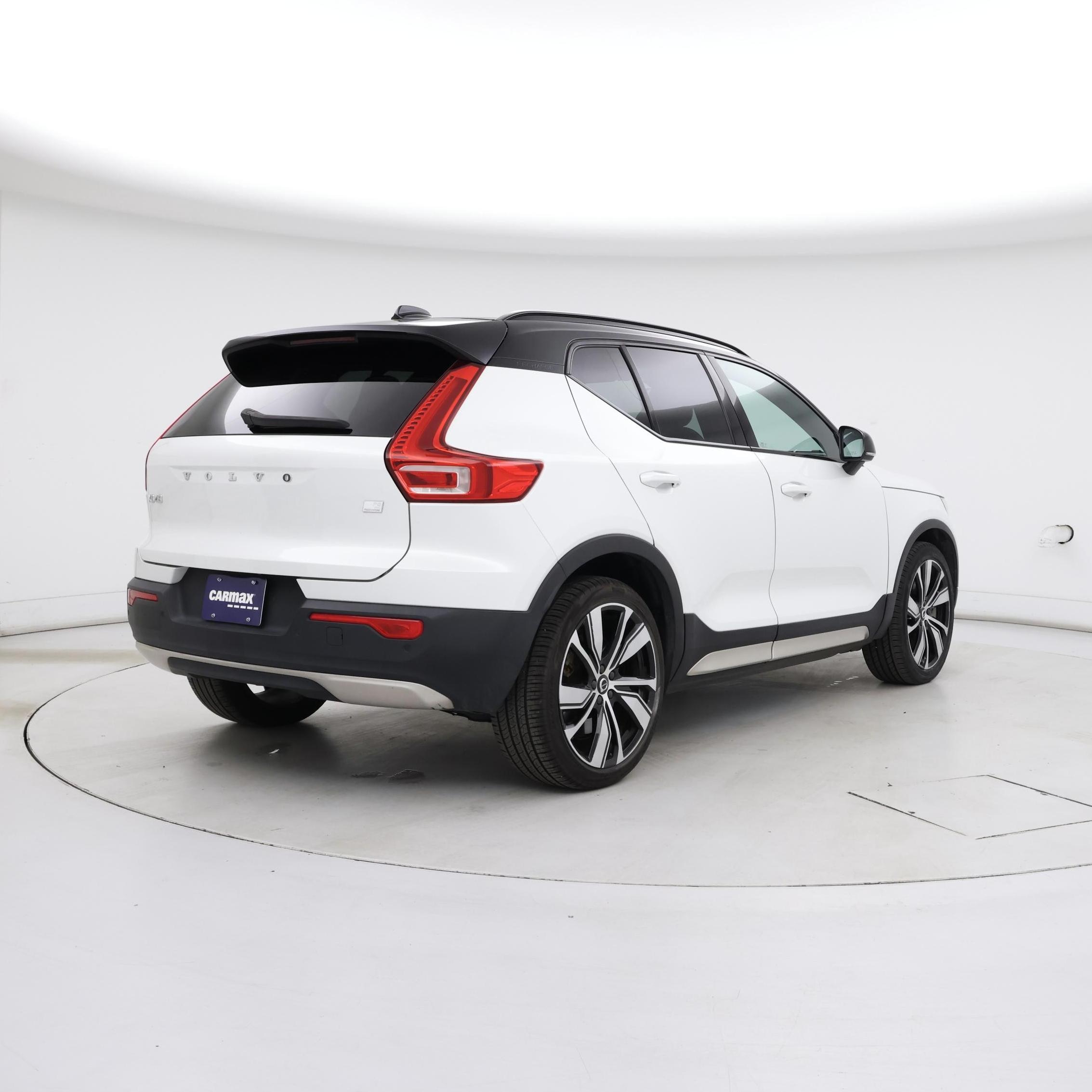 Thumbnail: 2021 Volvo XC40 - 8