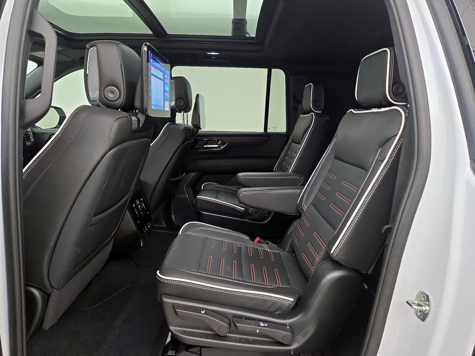 2025 GMC Yukon XL AT4 Ultimate - Photo 22