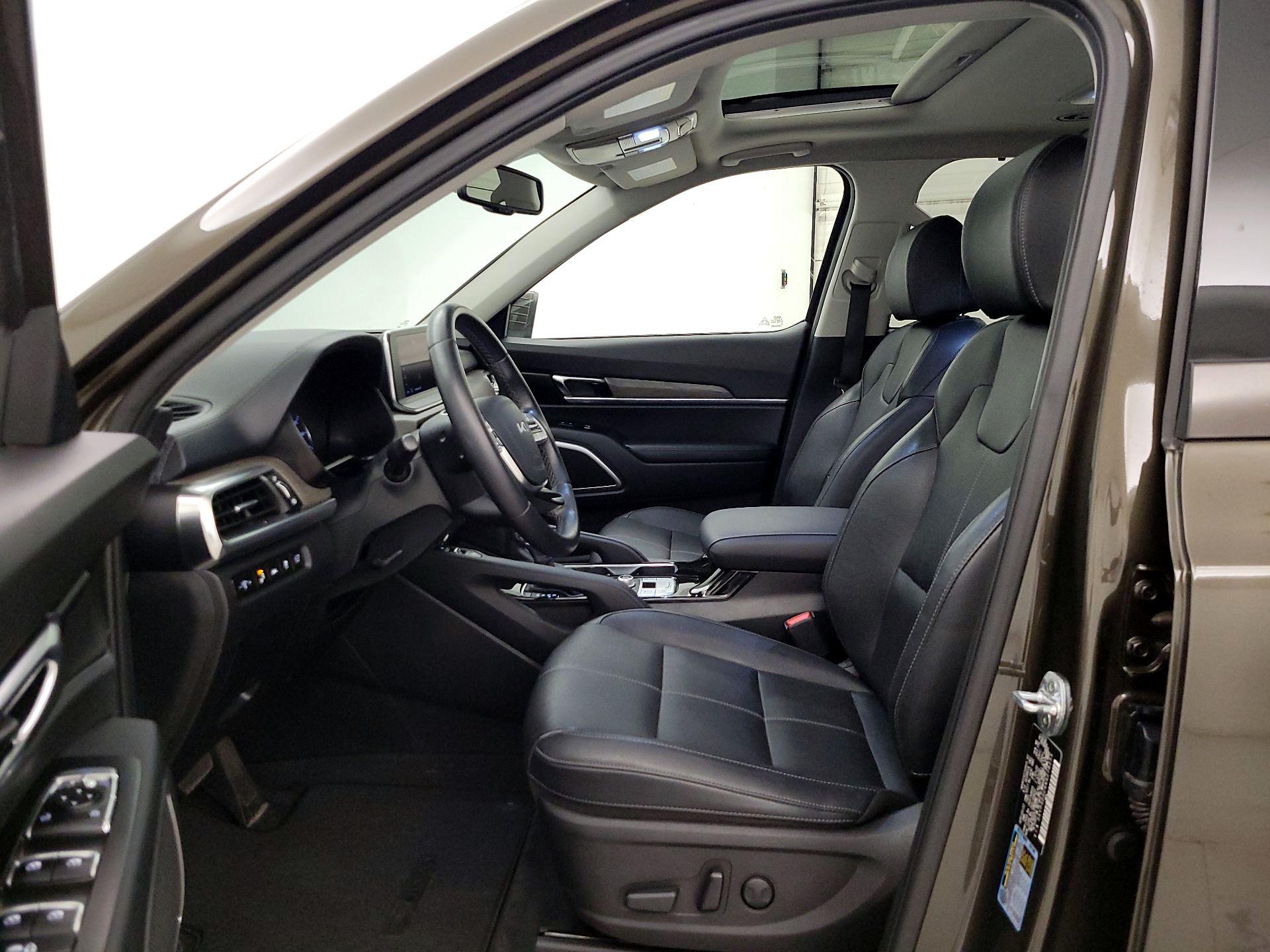 Thumbnail: 2022 Kia Telluride - 11