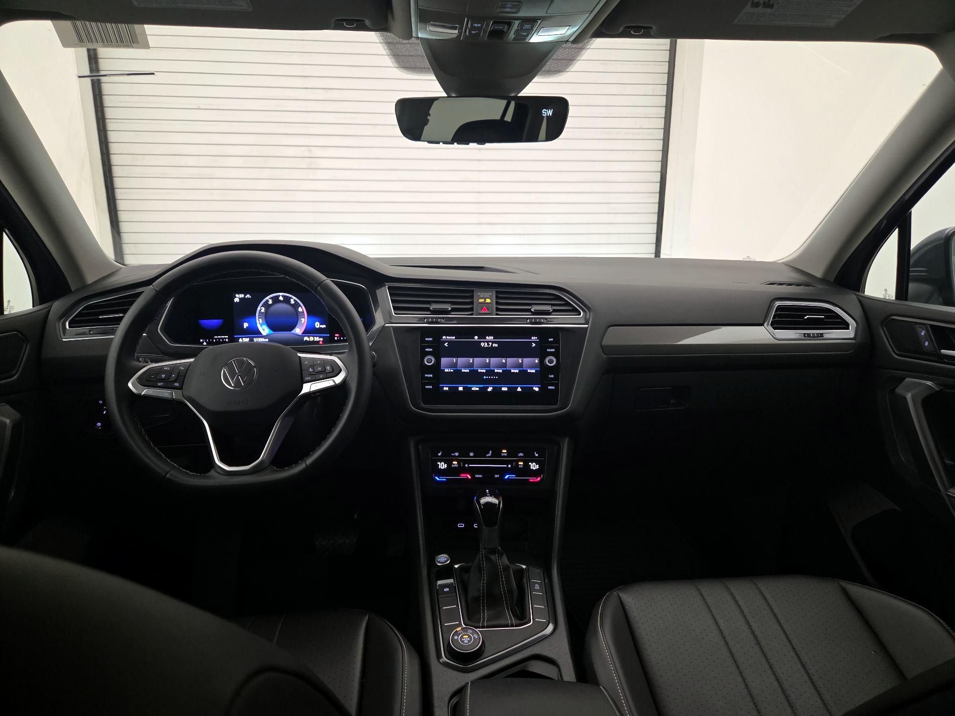 Thumbnail: 2022 Volkswagen Tiguan - 9