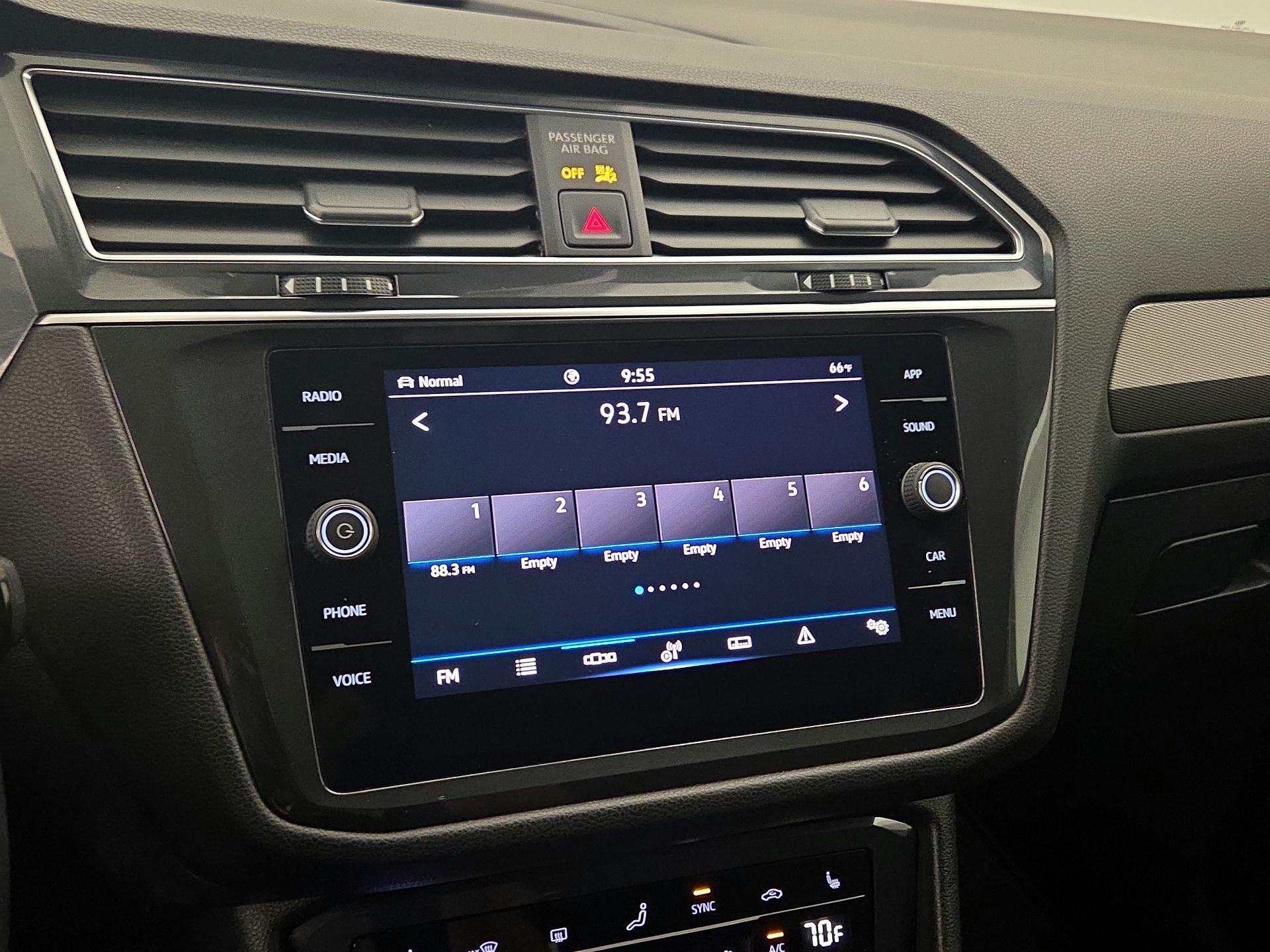 Thumbnail: 2022 Volkswagen Tiguan - 15