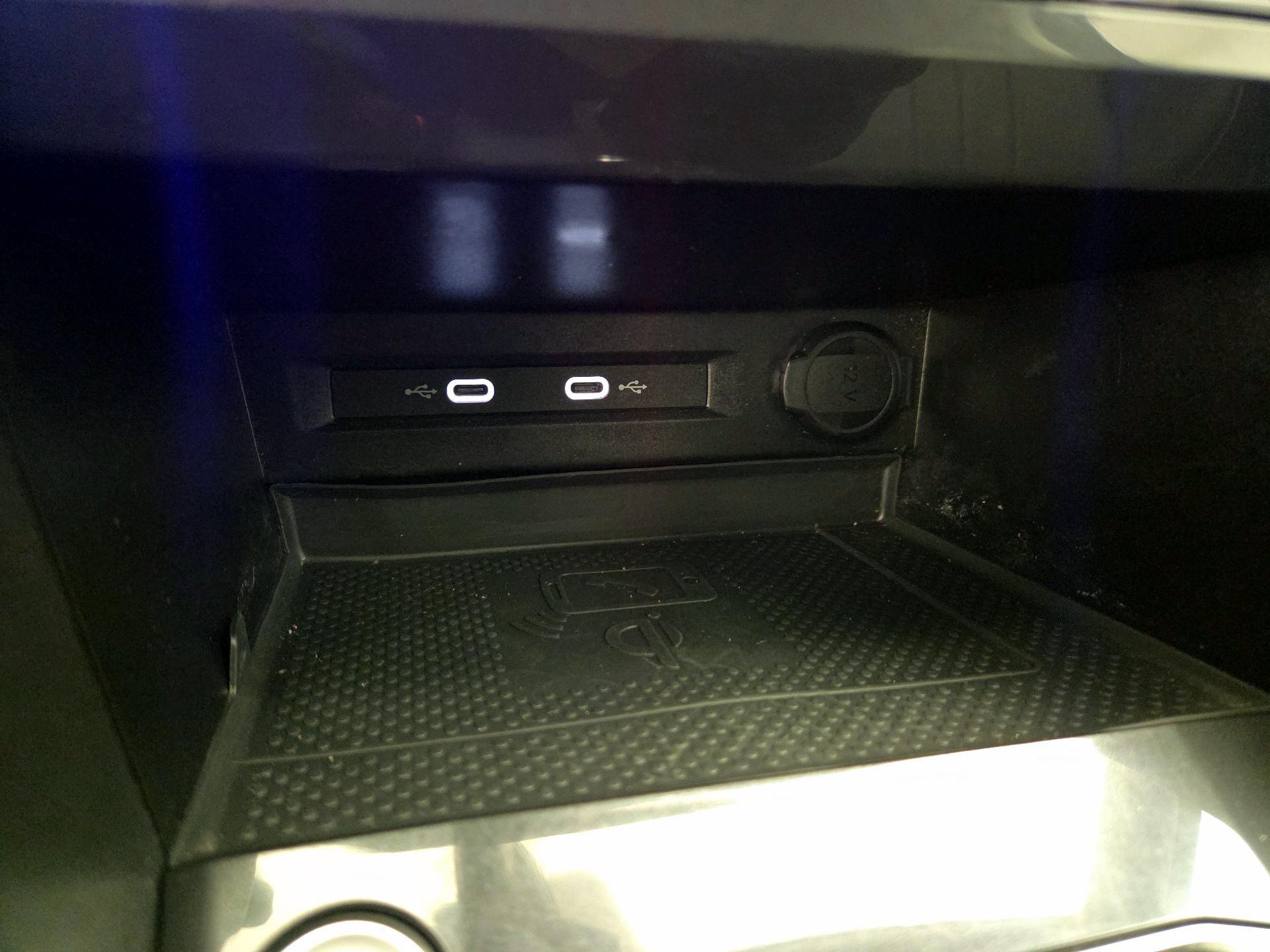 Thumbnail: 2022 Volkswagen Tiguan - 18