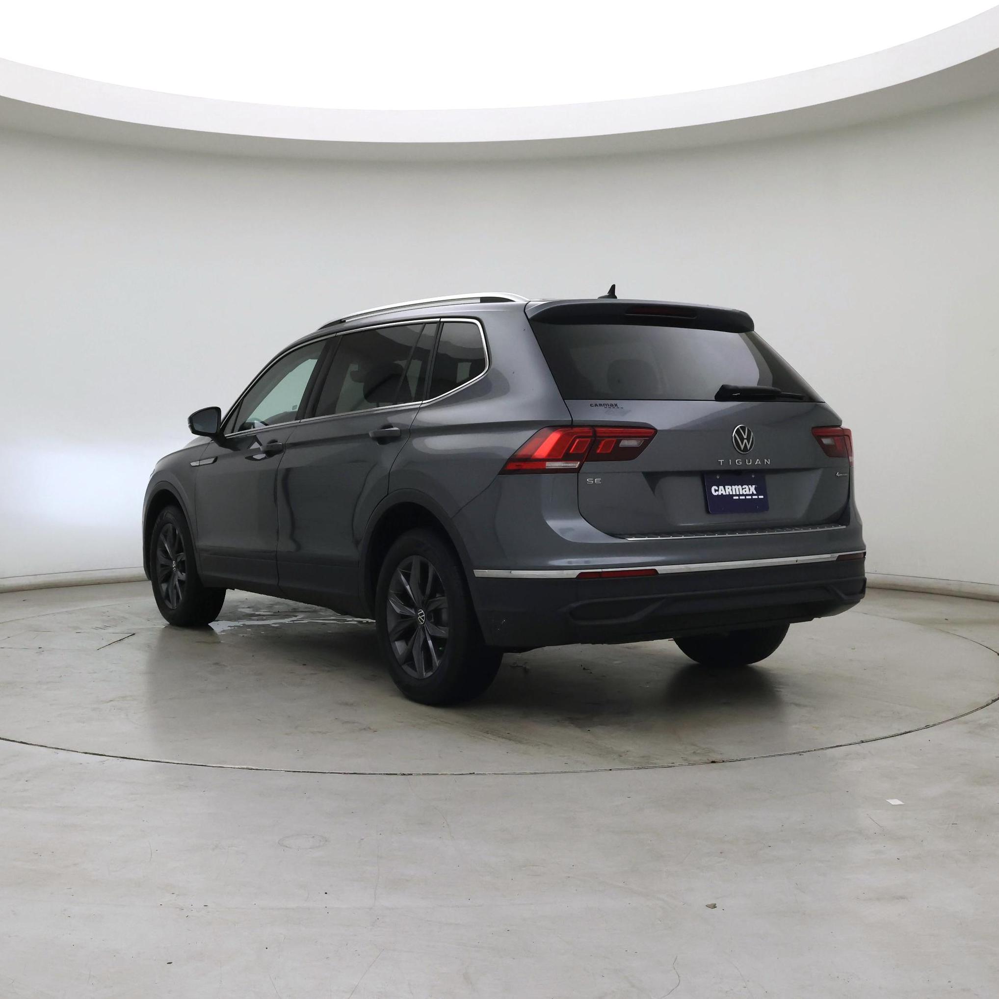 Thumbnail: 2022 Volkswagen Tiguan - 2