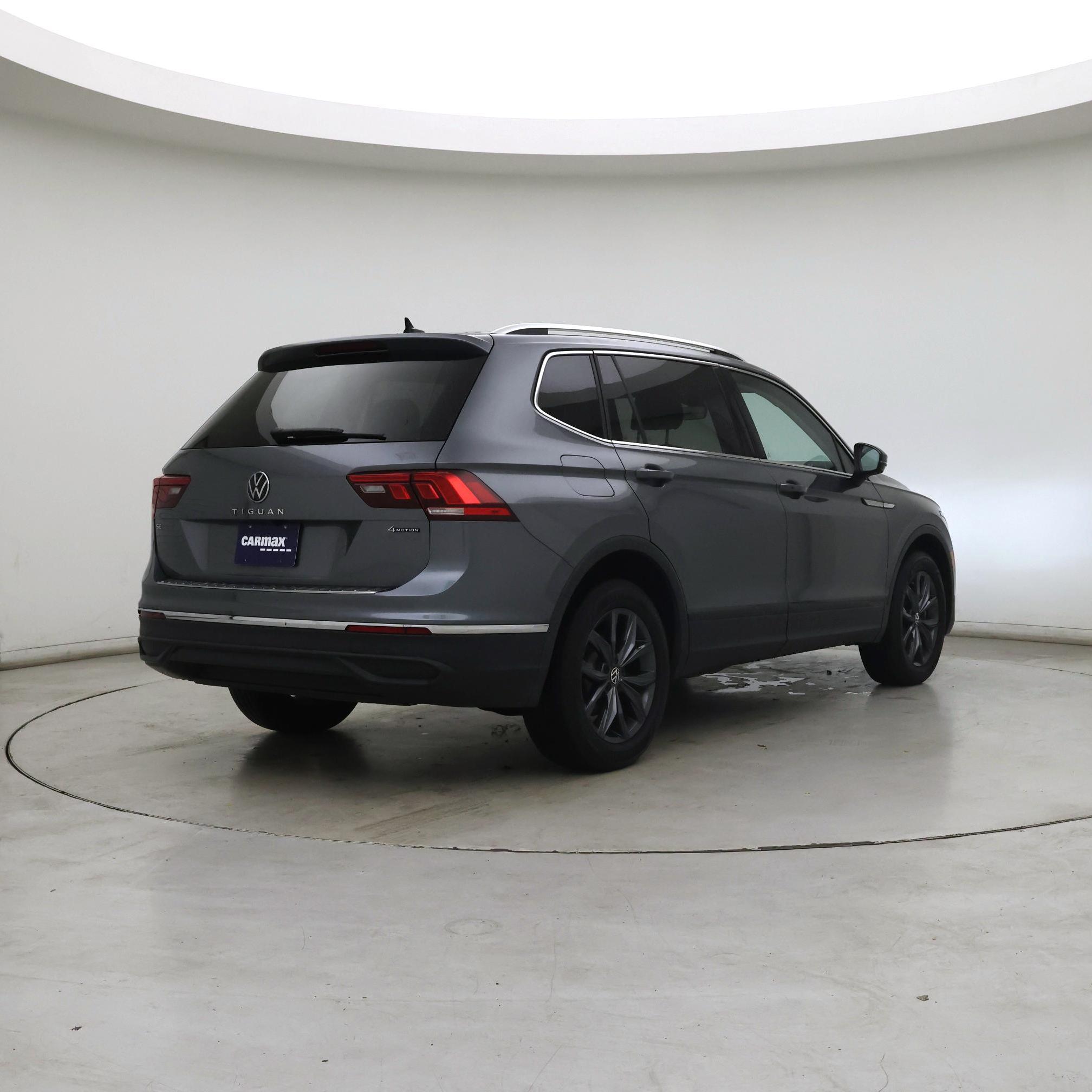 Thumbnail: 2022 Volkswagen Tiguan - 8