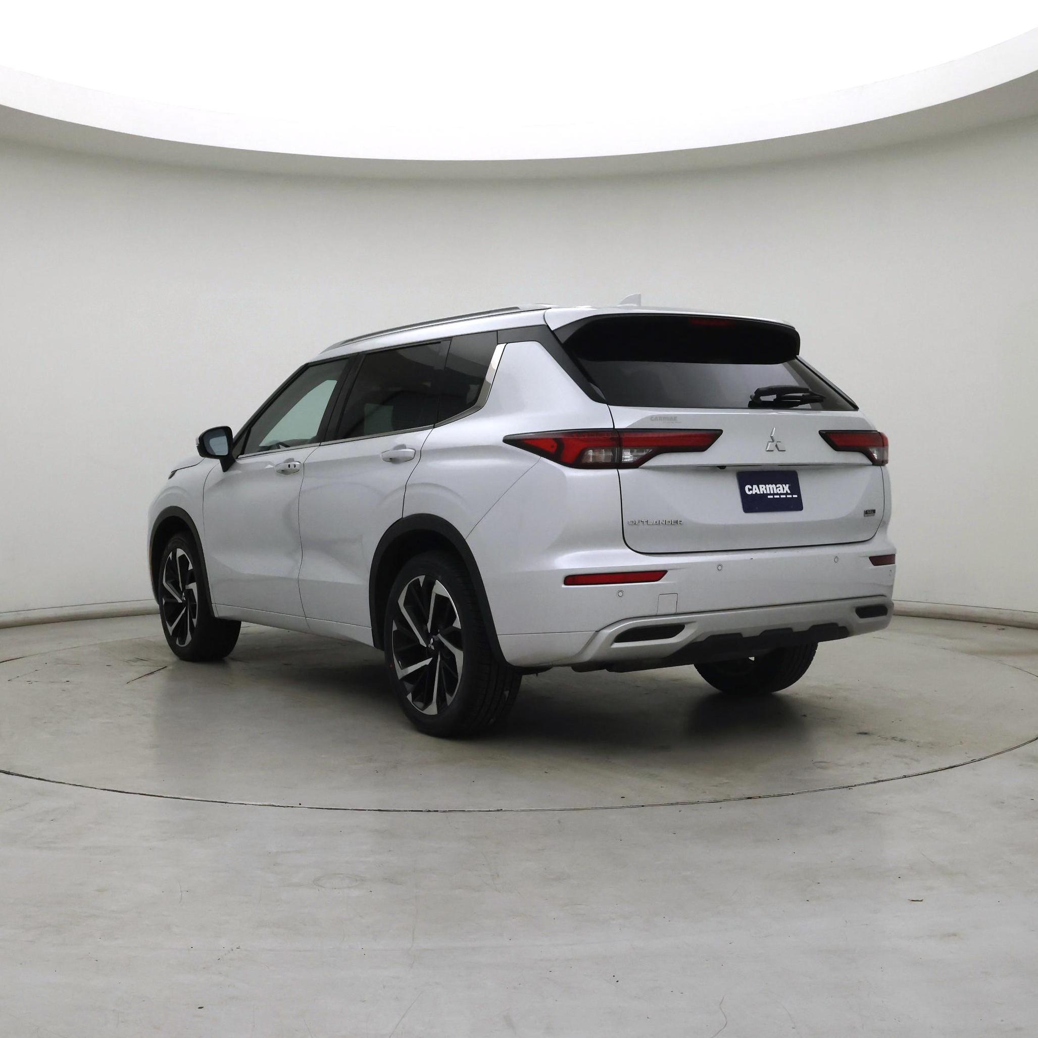 Thumbnail: 2022 Mitsubishi Outlander - 2