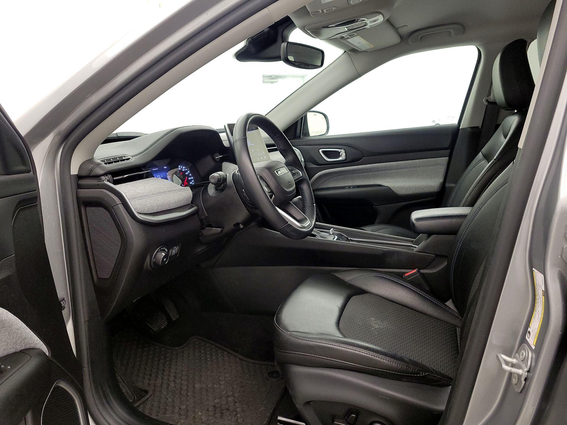 Thumbnail: 2022 Jeep Compass - 11