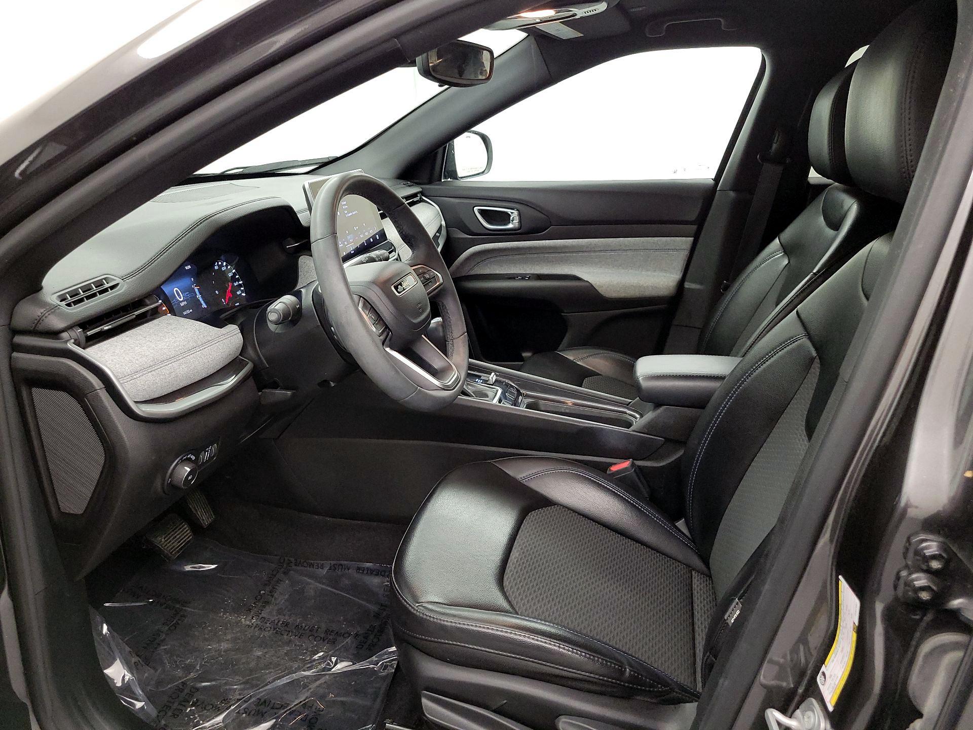 Thumbnail: 2023 Jeep Compass - 11