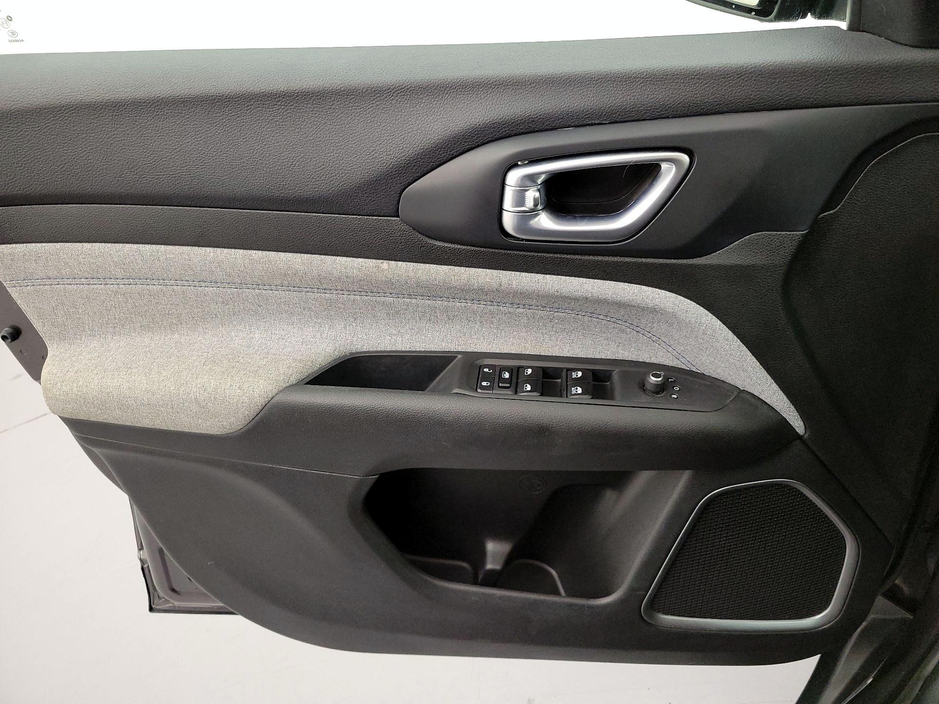 Thumbnail: 2023 Jeep Compass - 12
