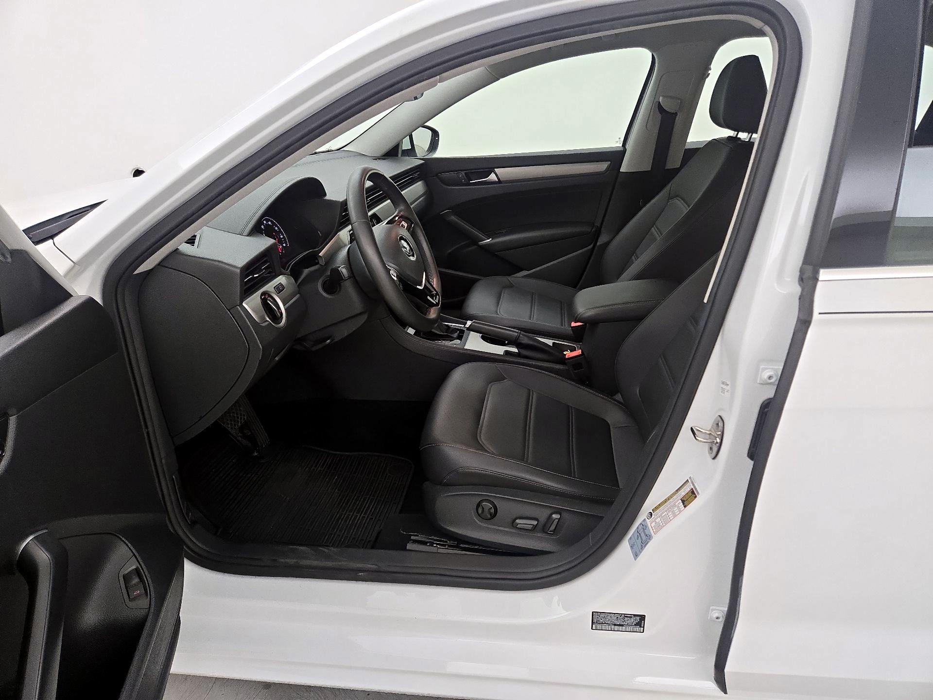 Thumbnail: 2021 Volkswagen Passat - 11