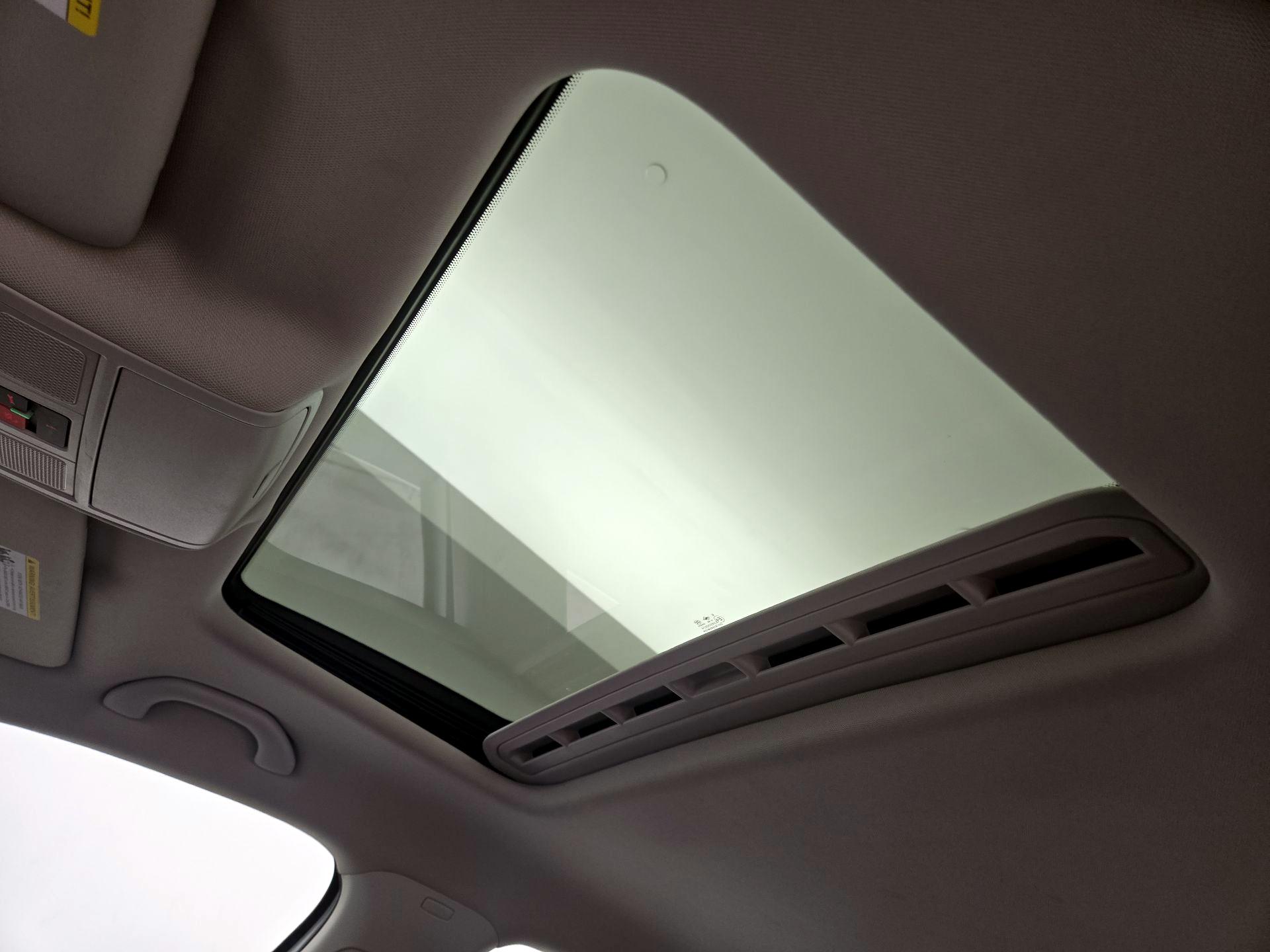 Thumbnail: 2021 Volkswagen Passat - 19