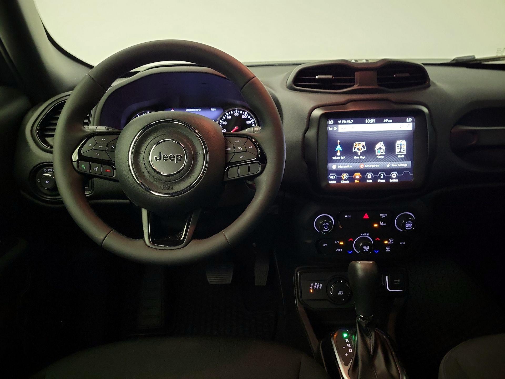 Thumbnail: 2022 Jeep Renegade - 10