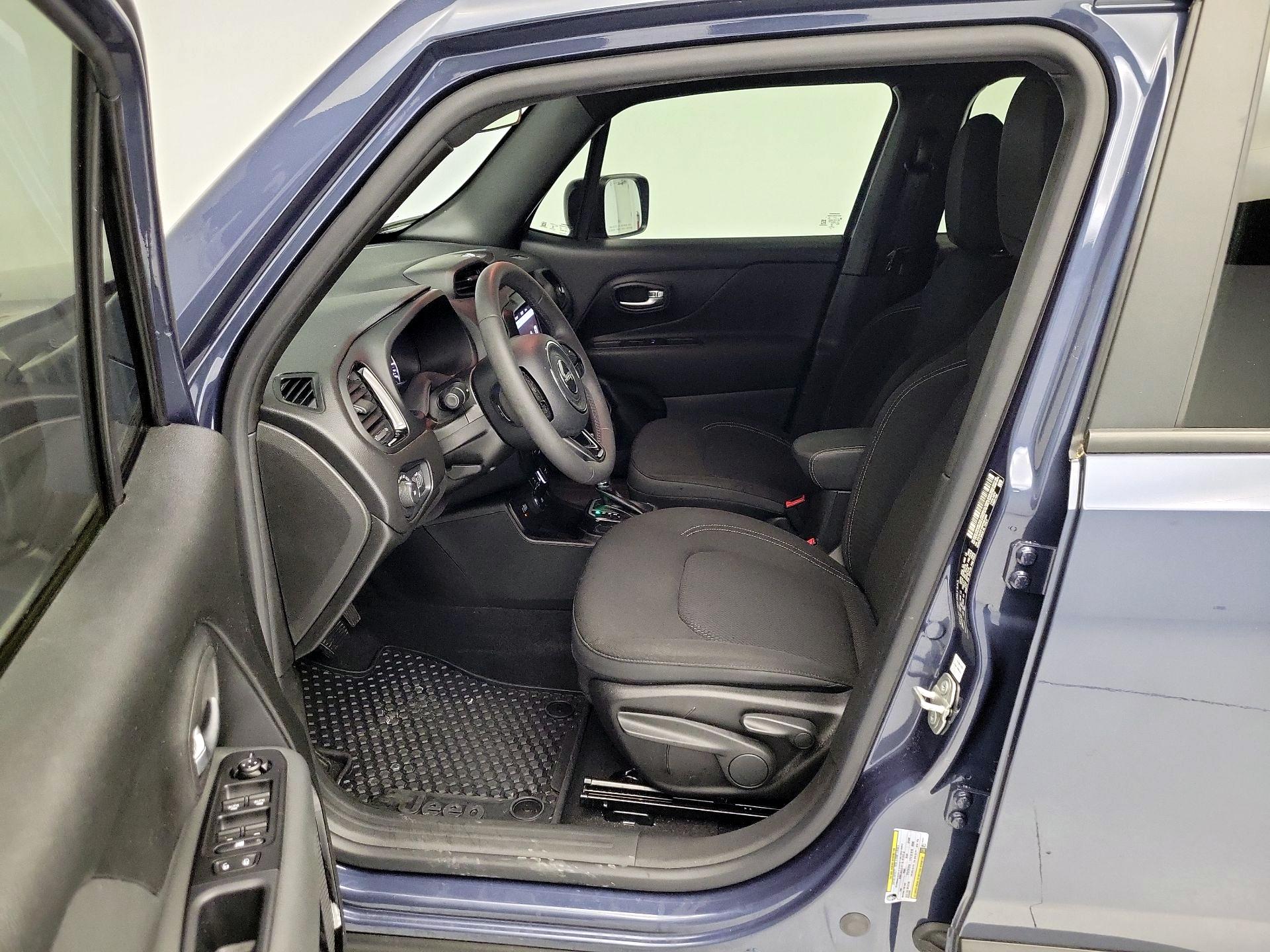 Thumbnail: 2022 Jeep Renegade - 11