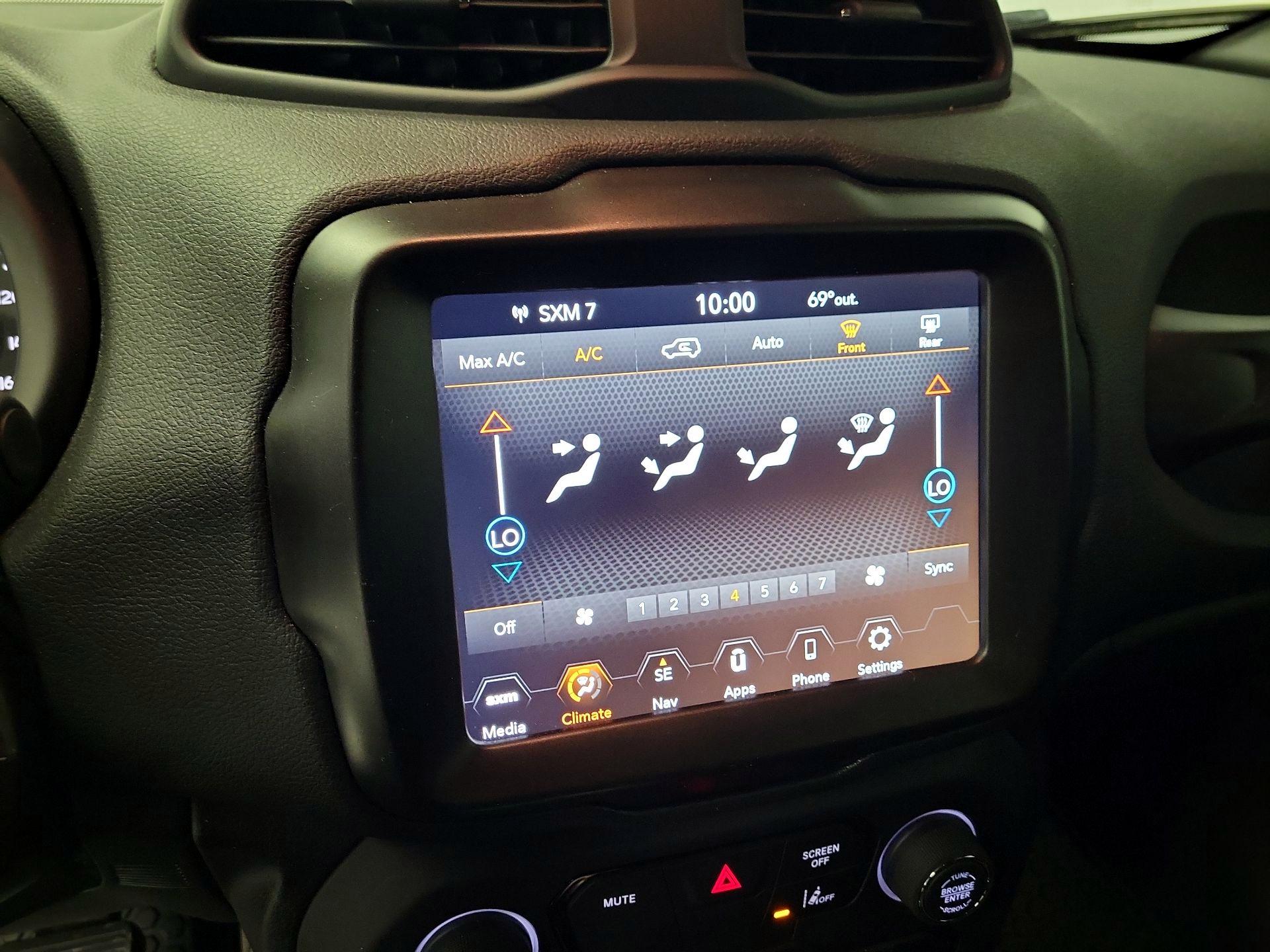 Thumbnail: 2022 Jeep Renegade - 17