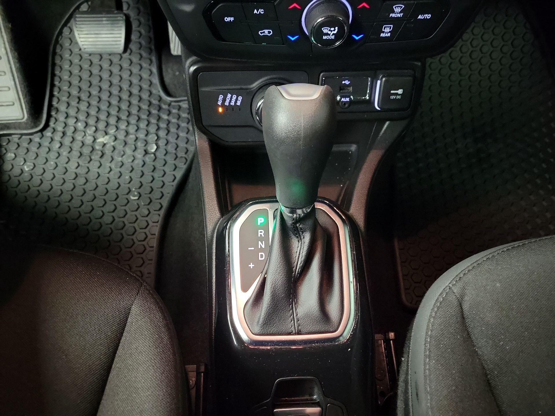 Thumbnail: 2022 Jeep Renegade - 18