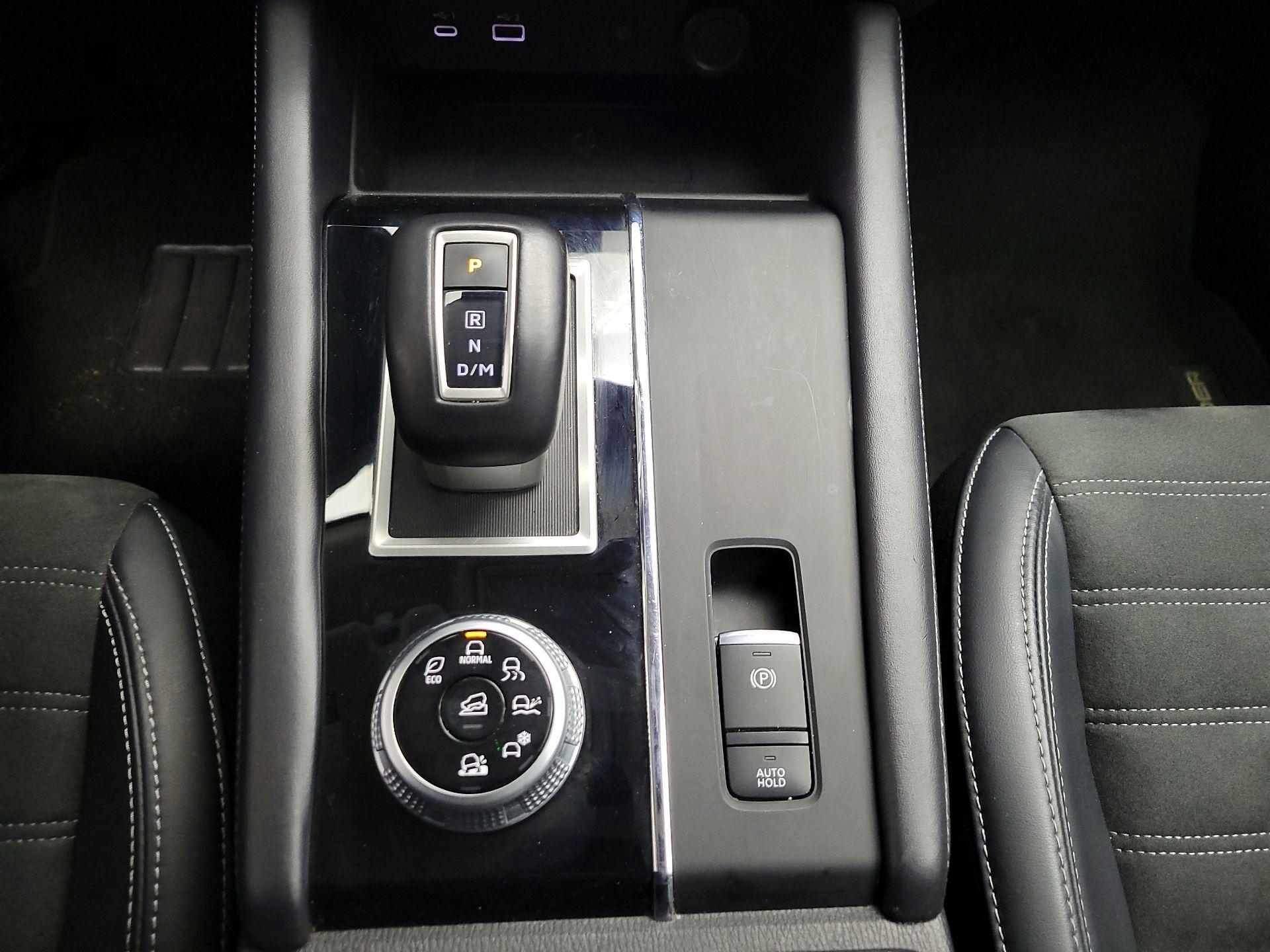 Thumbnail: 2024 Mitsubishi Outlander - 17