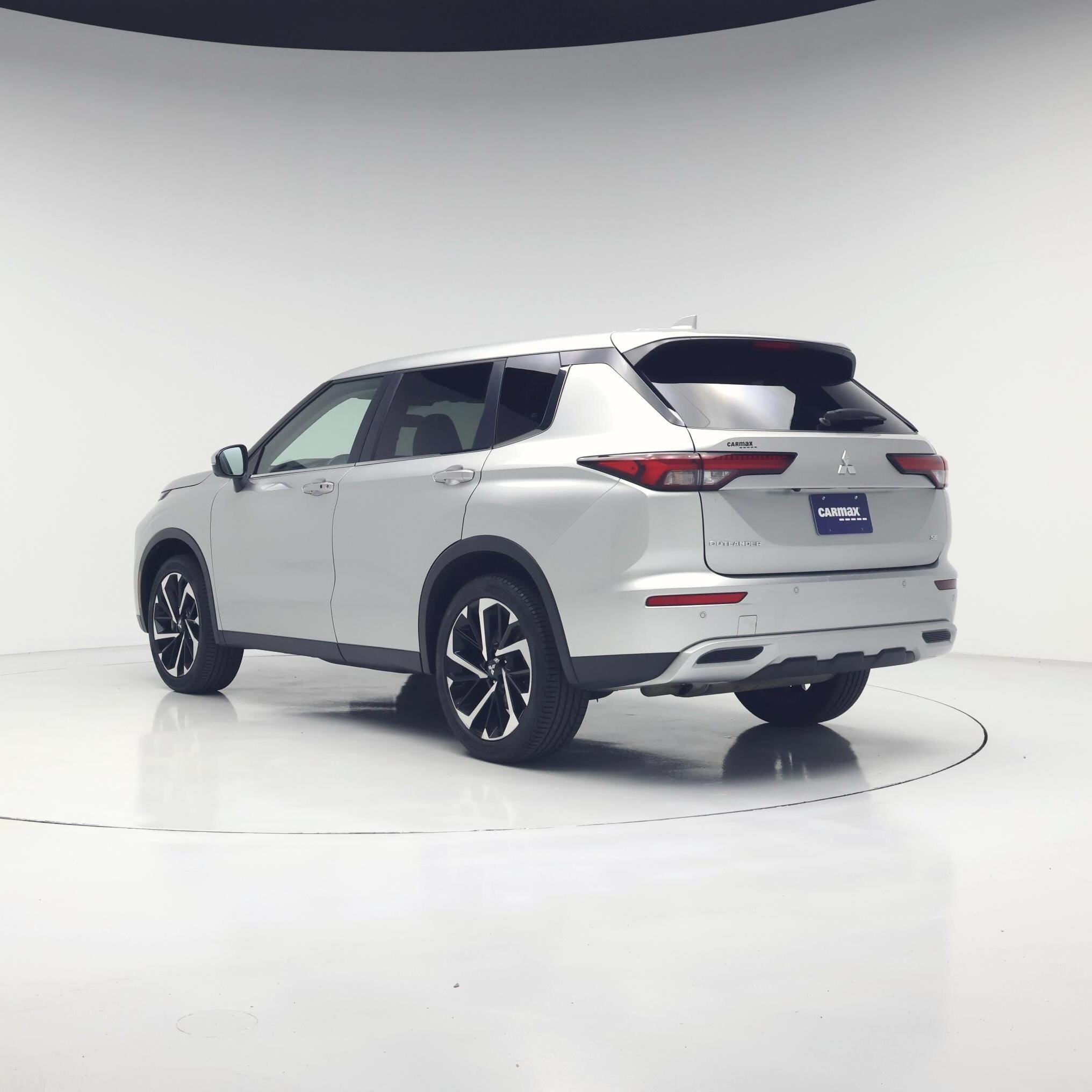 Thumbnail: 2024 Mitsubishi Outlander - 2