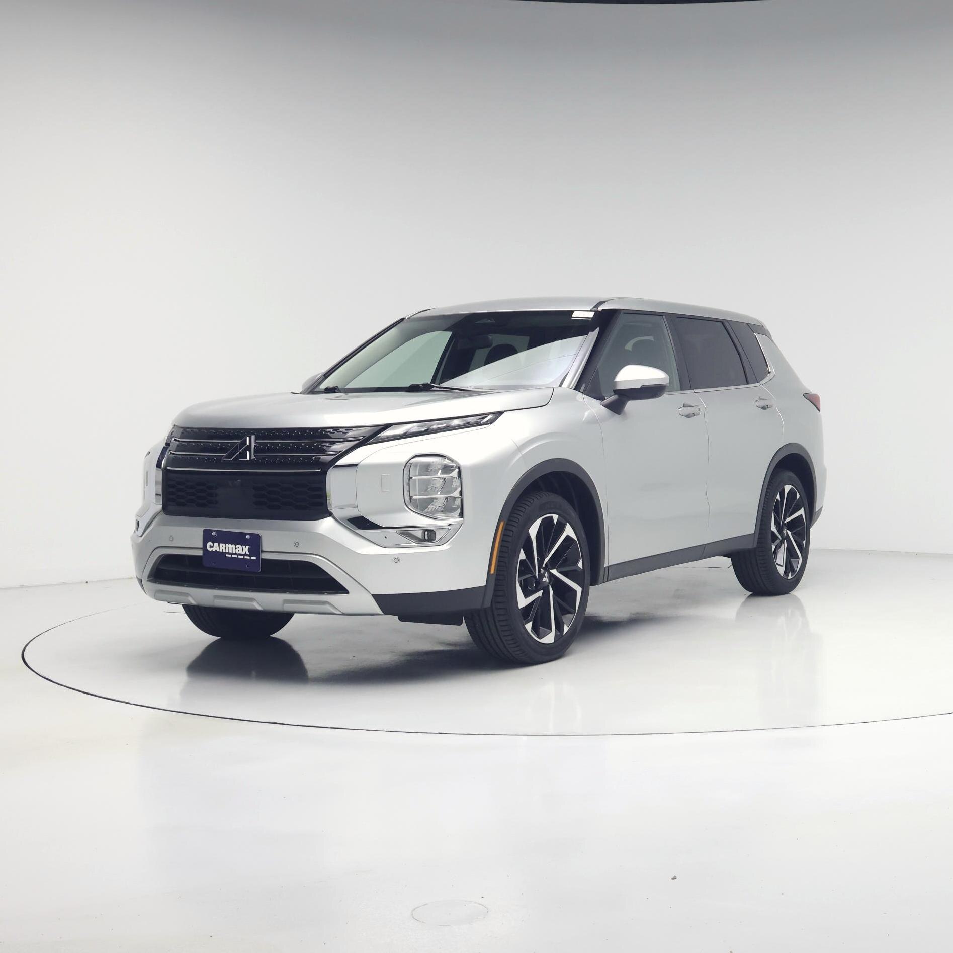 Thumbnail: 2024 Mitsubishi Outlander - 4