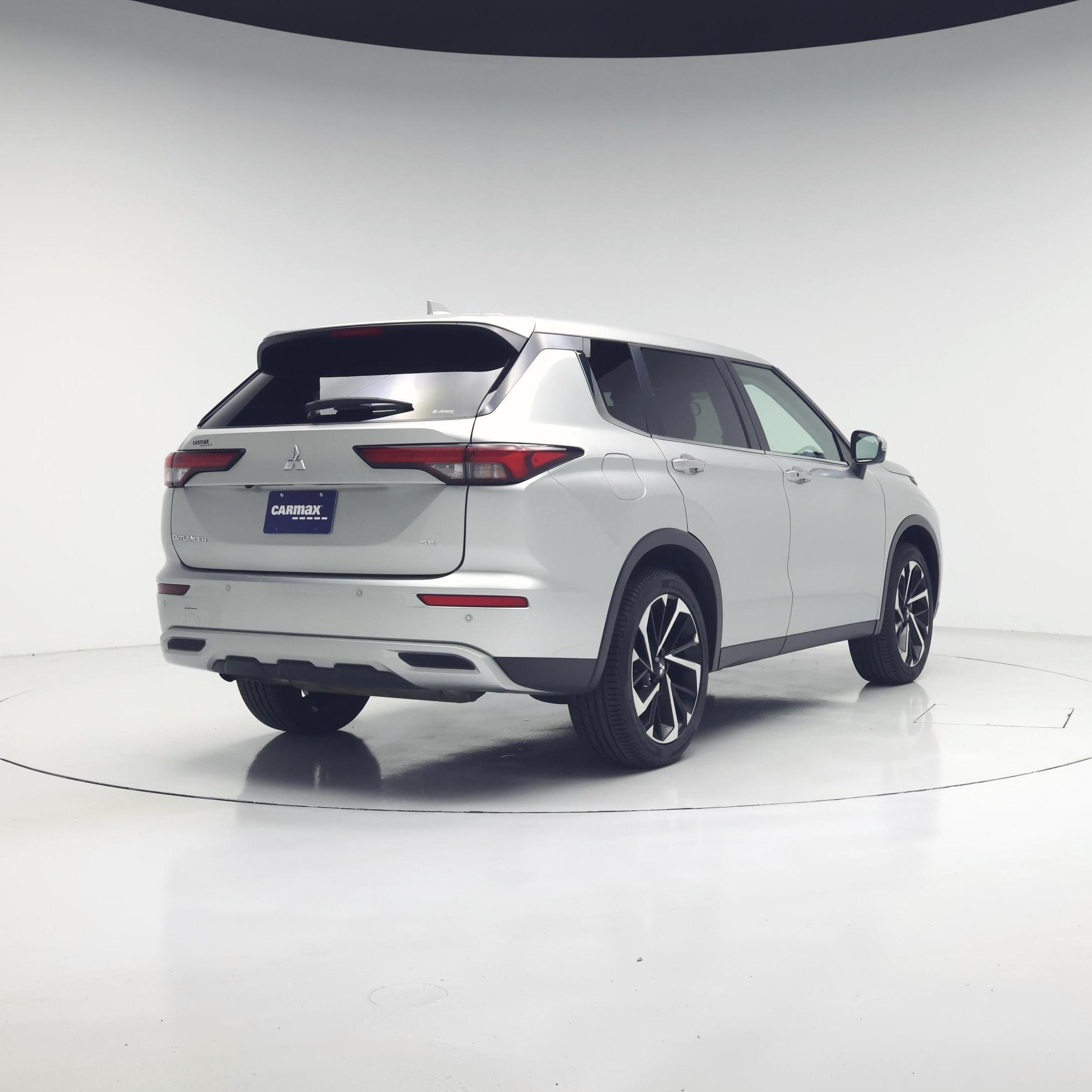 Thumbnail: 2024 Mitsubishi Outlander - 8