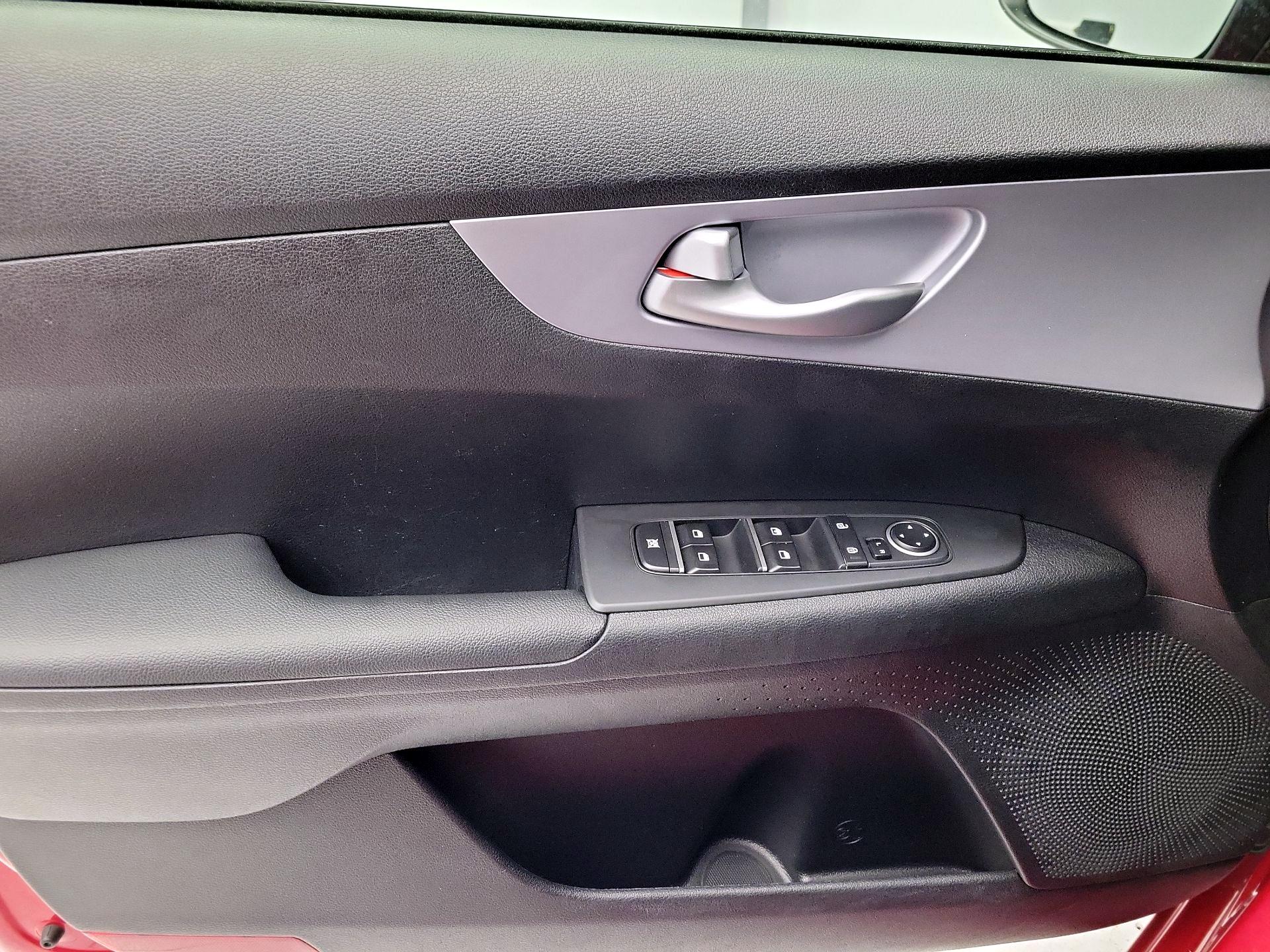 Thumbnail: 2024 Kia Forte - 12