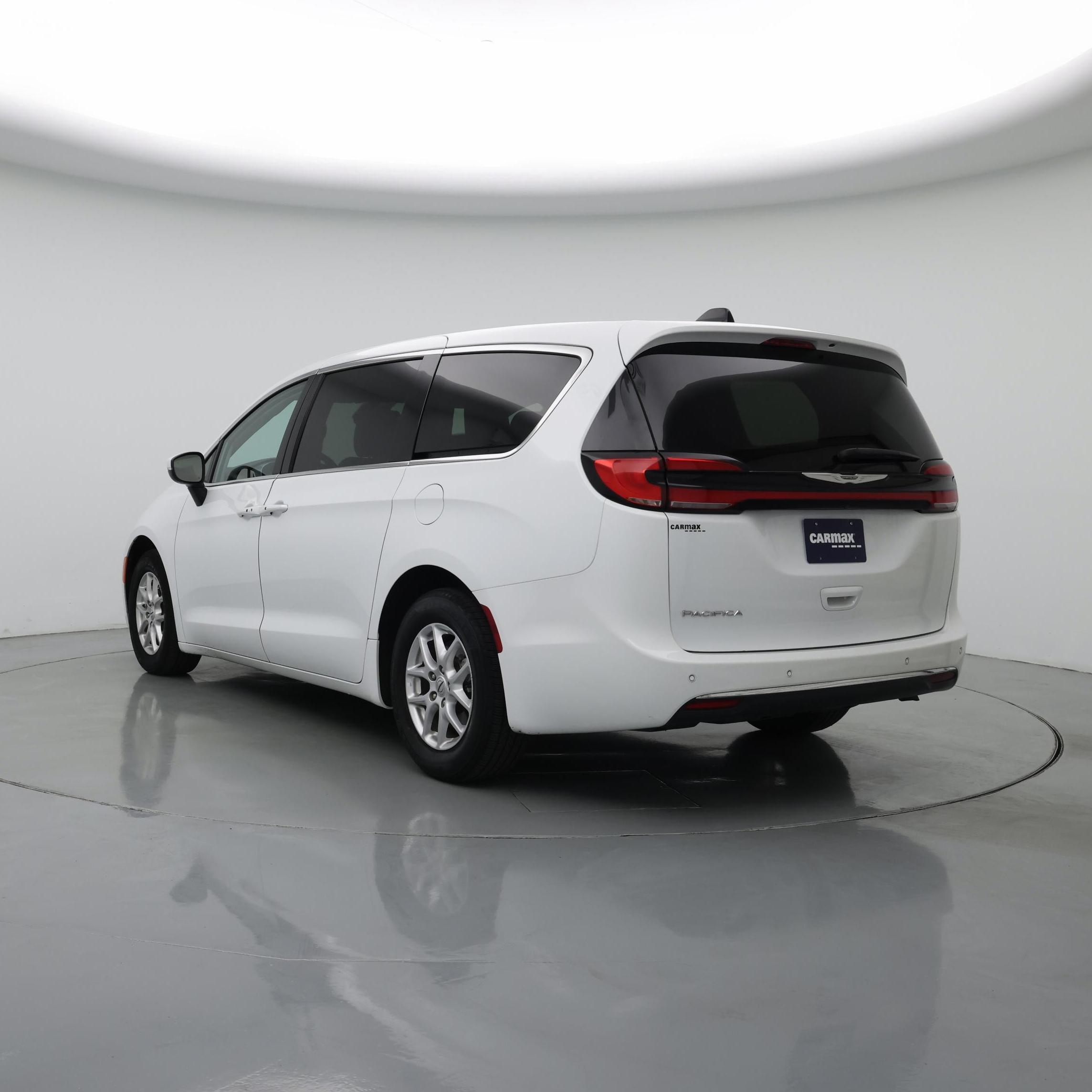 Thumbnail: 2023 Chrysler Pacifica - 2